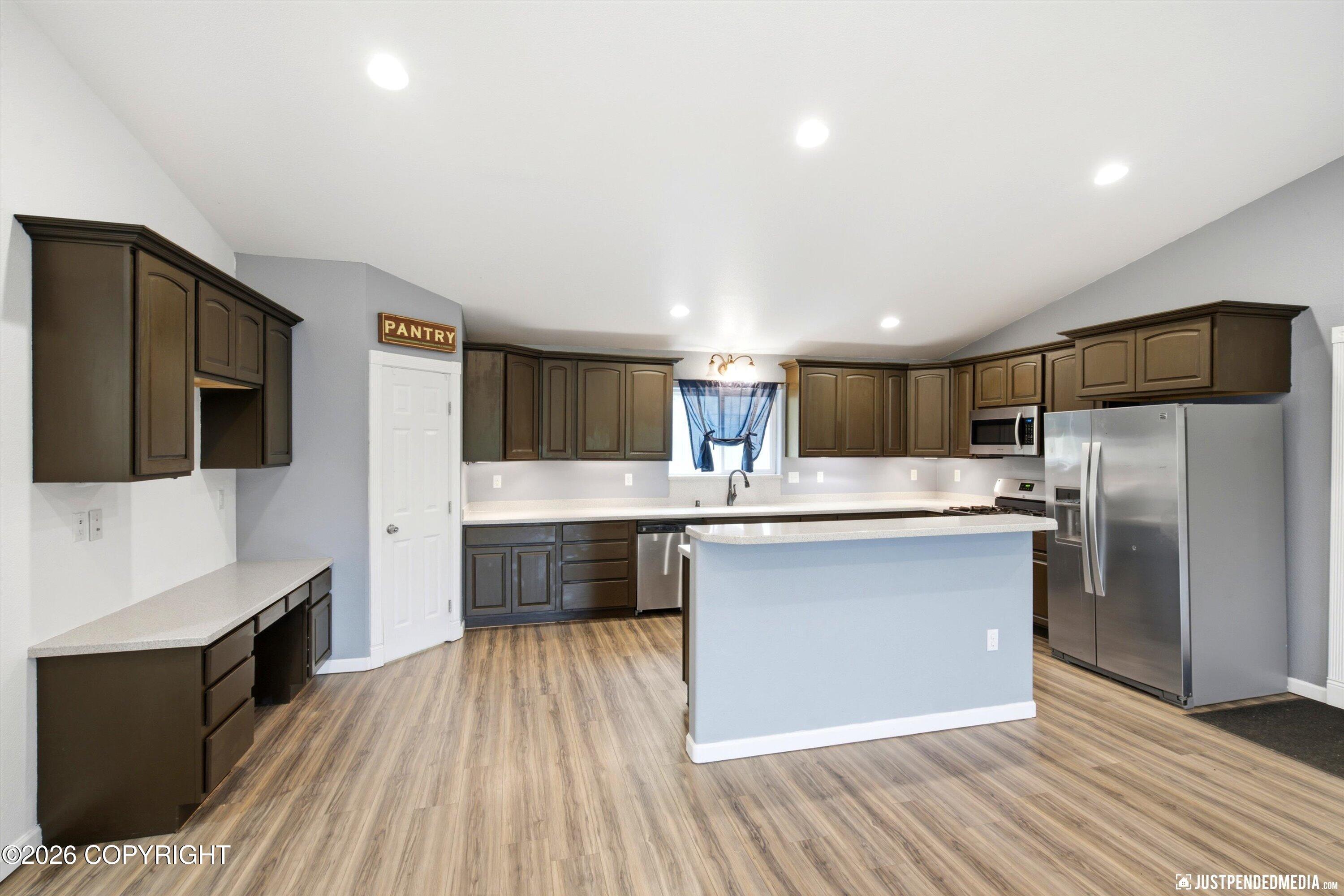 1262 N Miller Circle Property Photo 8