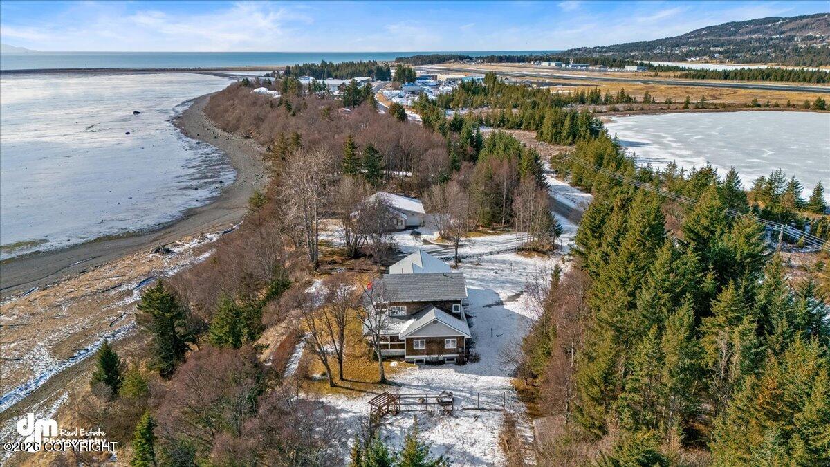 2727 Kachemak Drive Property Photo 4