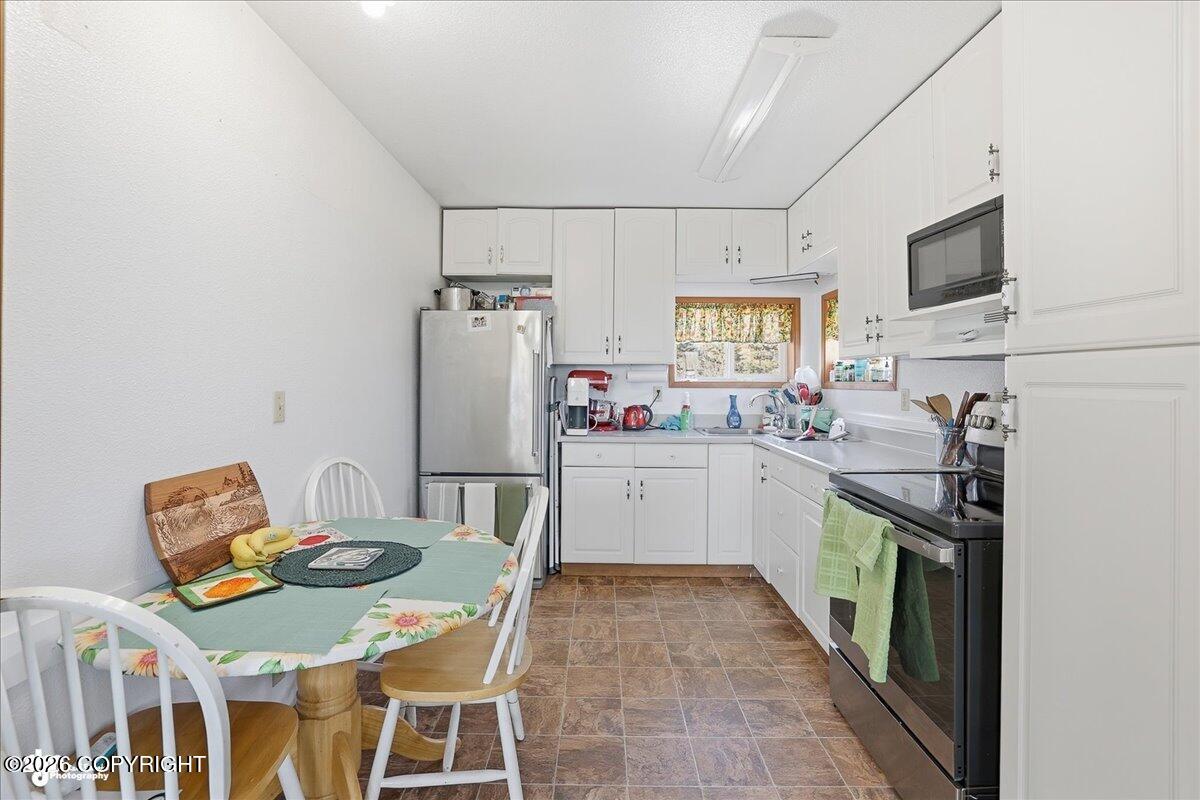 53498 E East End Road Property Photo 9
