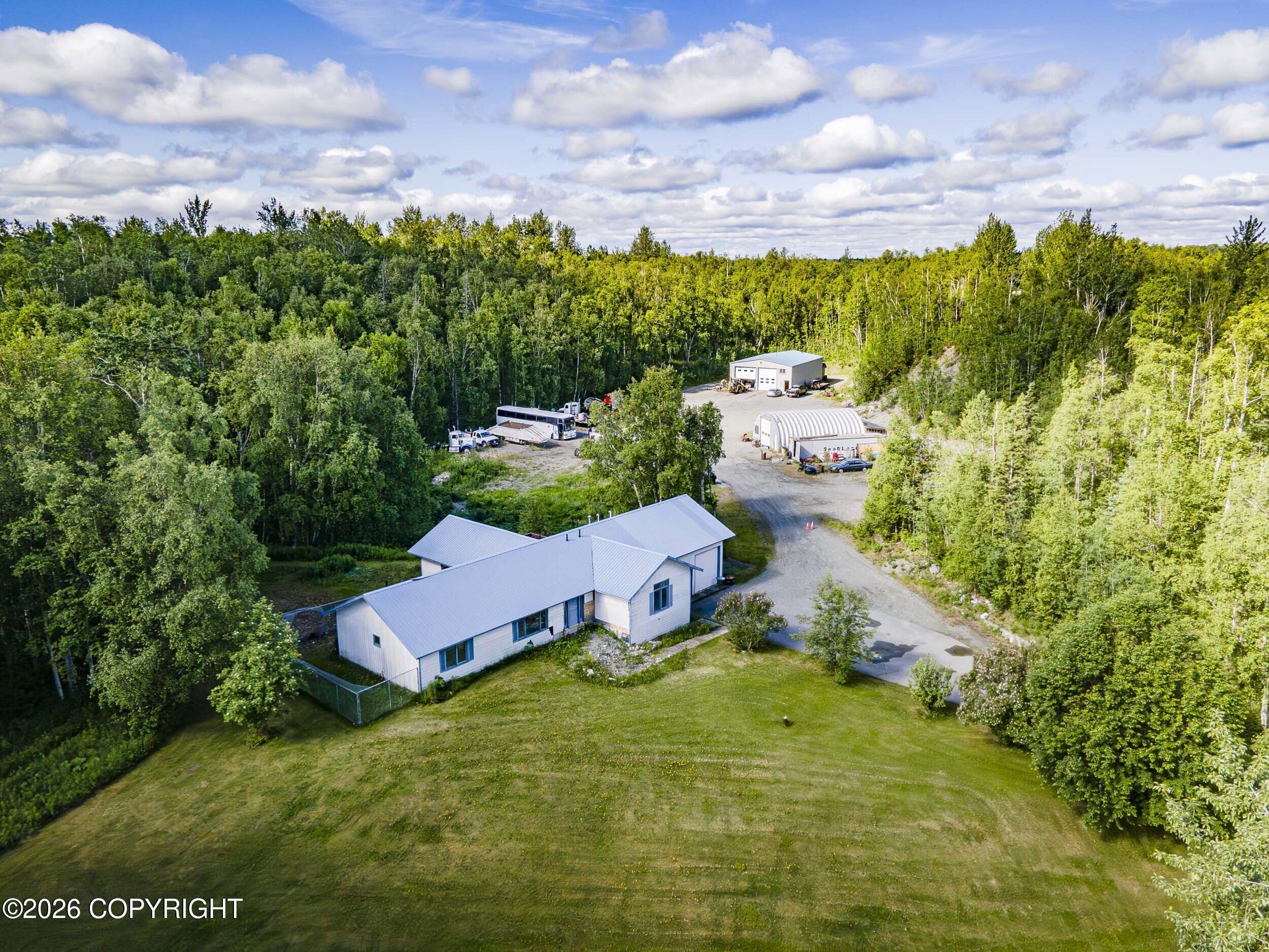 5747 N Cunningham Road Property Photo 4