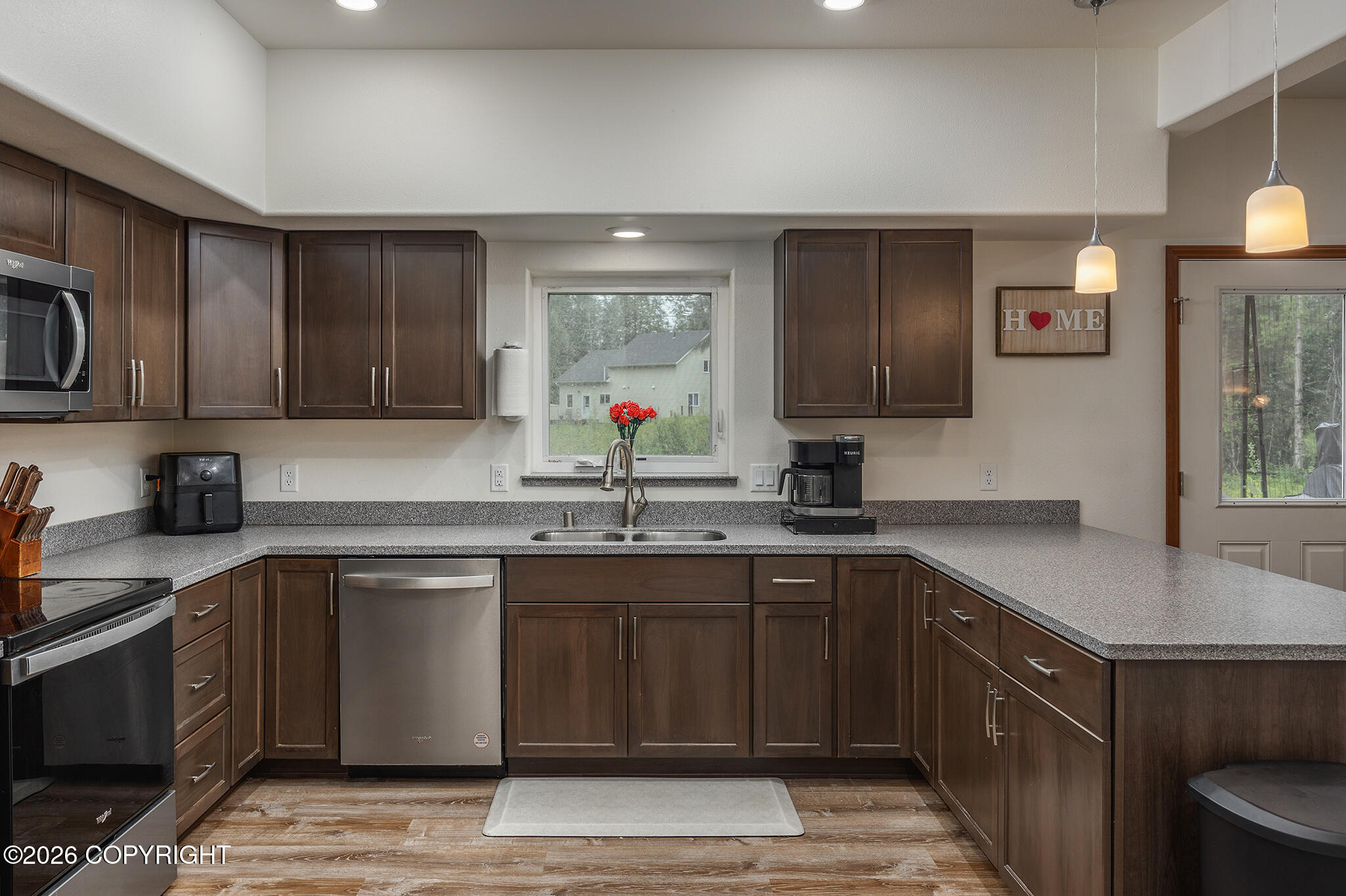 1215 Groundsel Avenue Property Photo 2