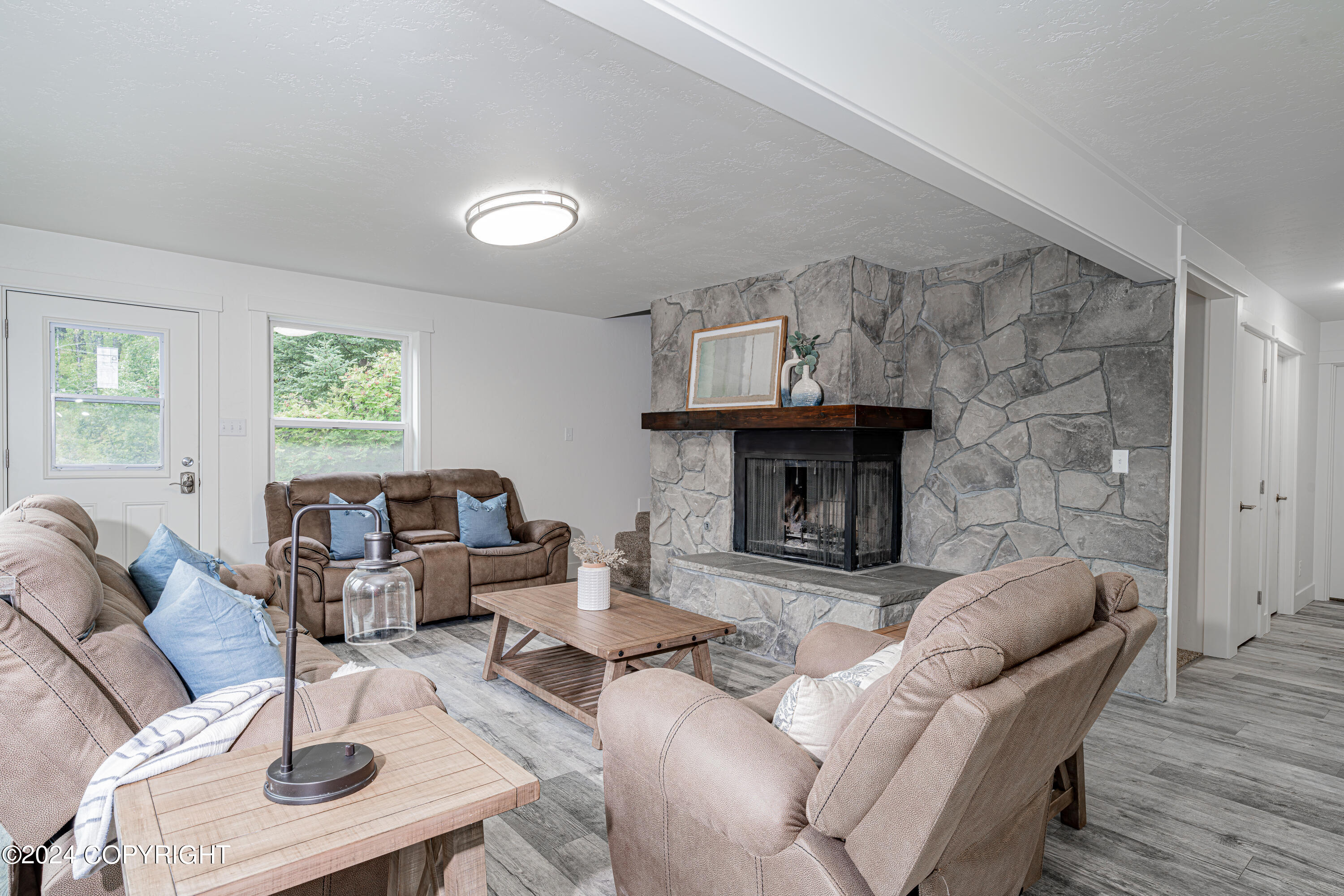 36420 Northern Lights Boulevard Property Photo 11