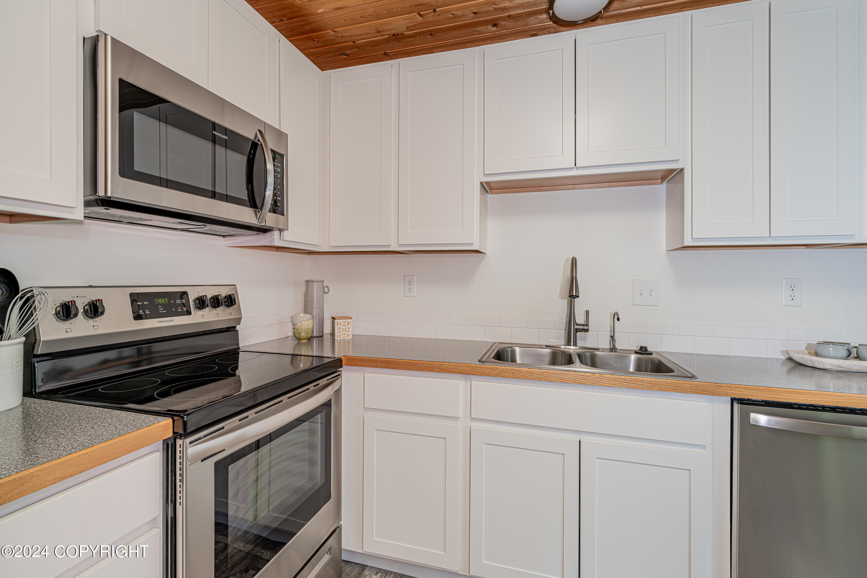 36420 Northern Lights Boulevard Property Photo 31