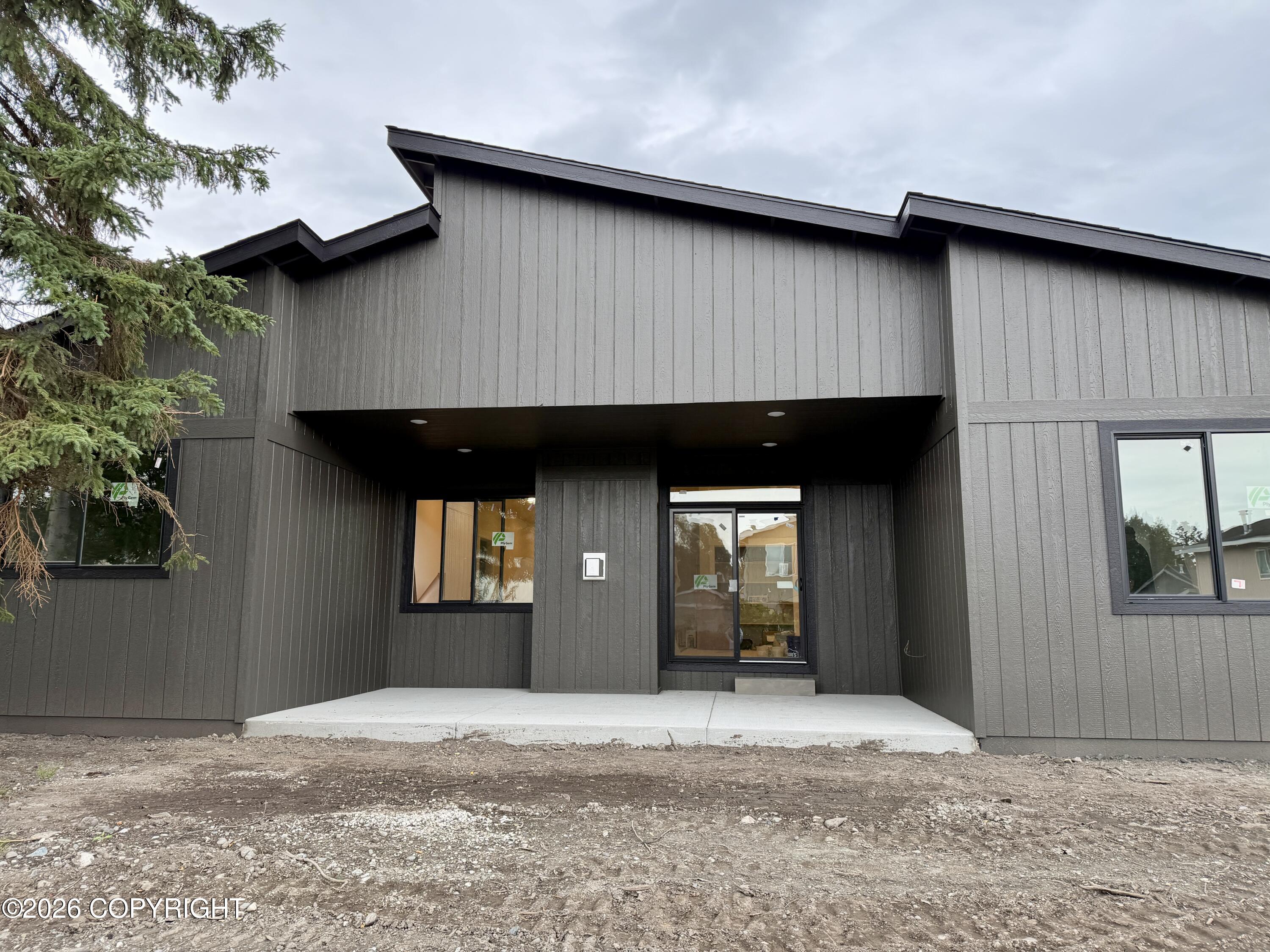 10040 Zeus Circle Property Photo 3