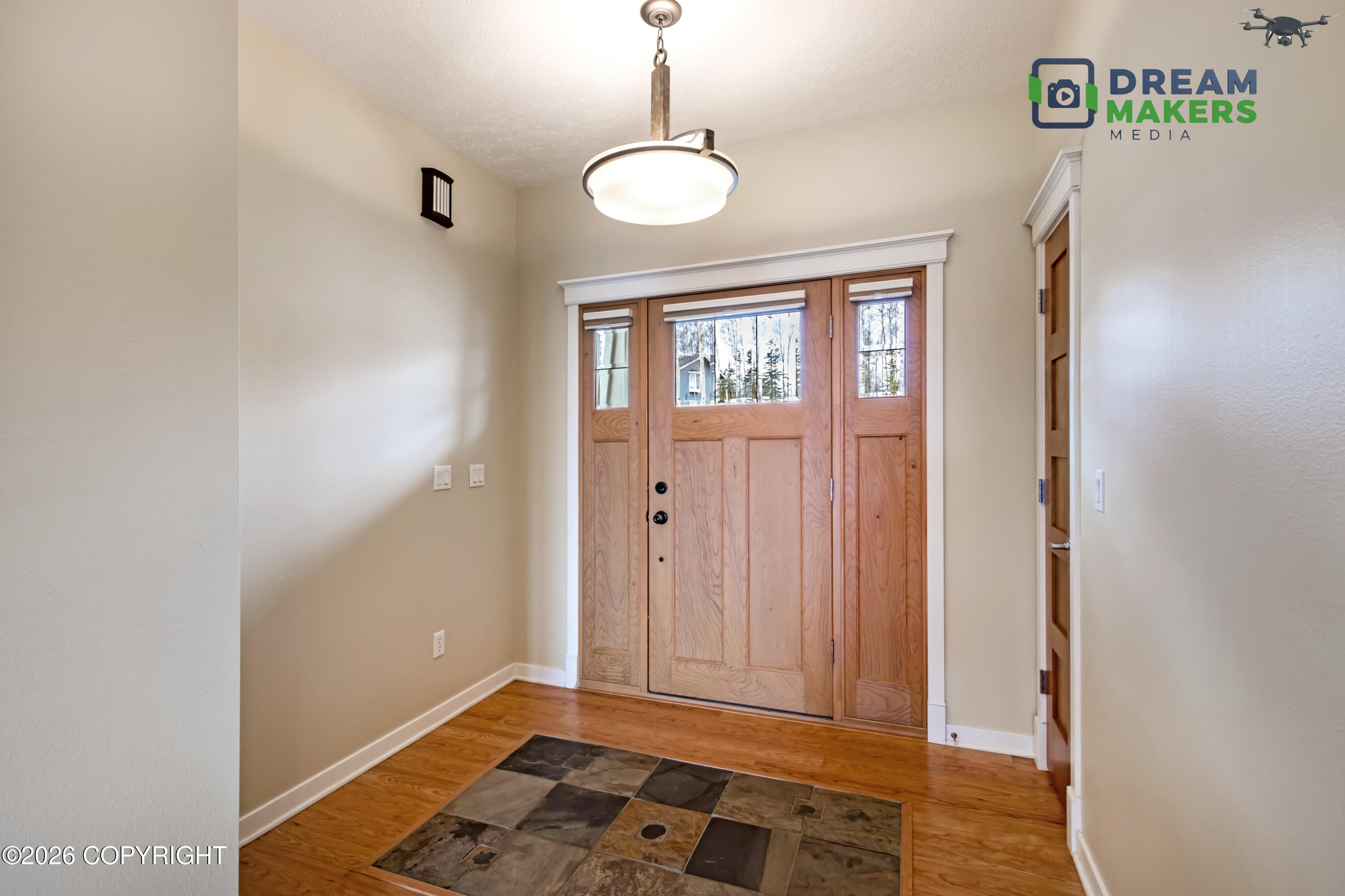 6860 W Leckwold Drive Property Photo 8