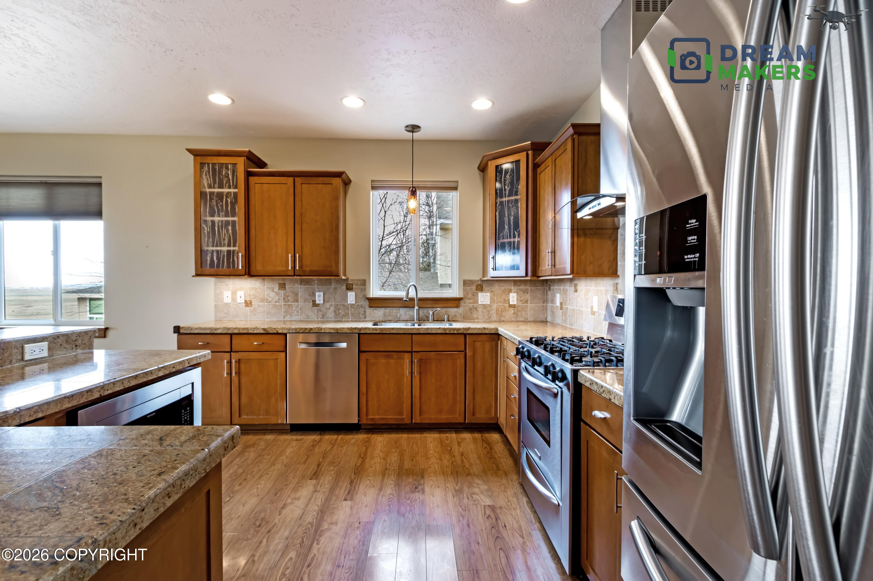 6860 W Leckwold Drive Property Photo 15