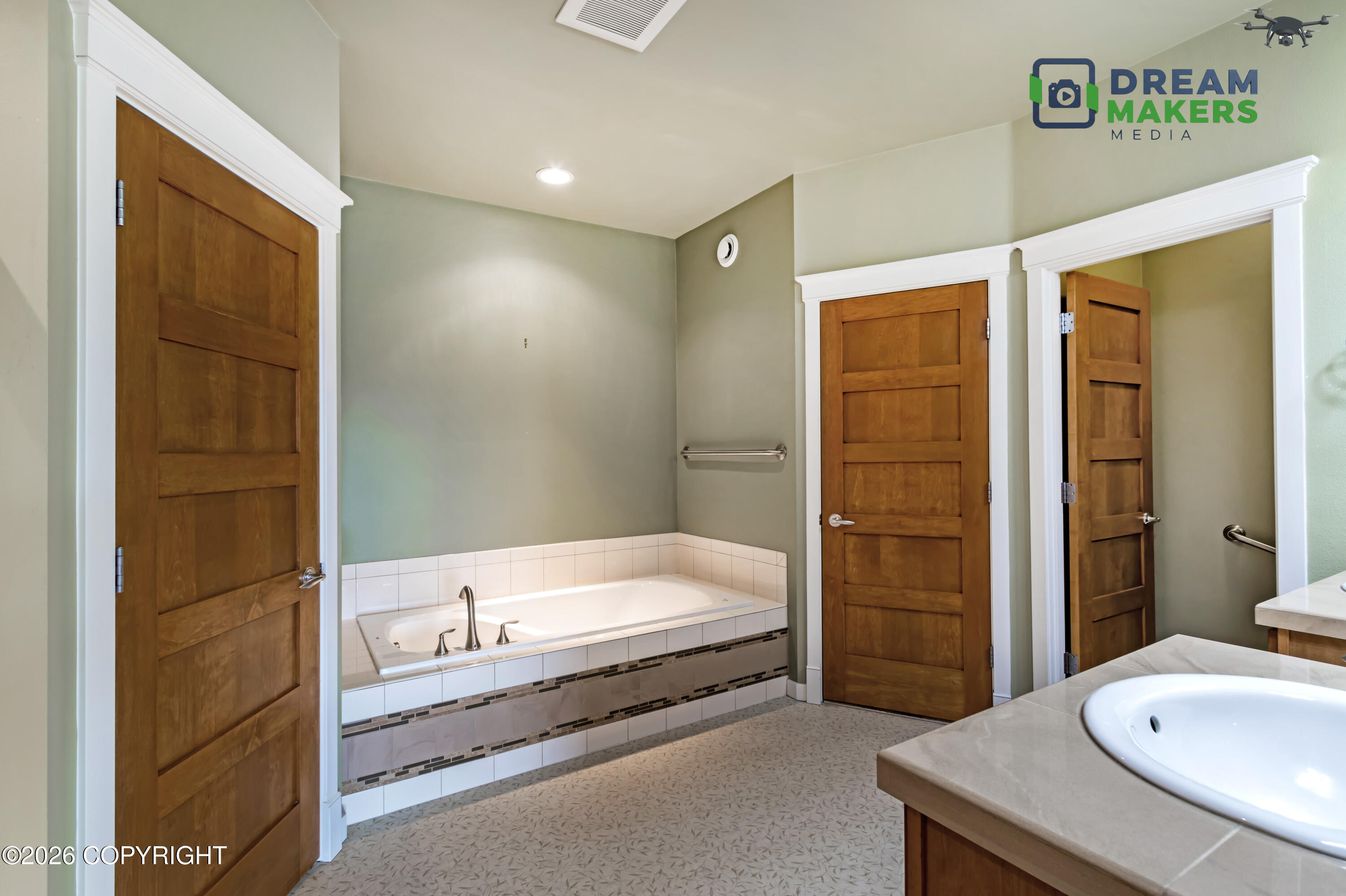 6860 W Leckwold Drive Property Photo 43