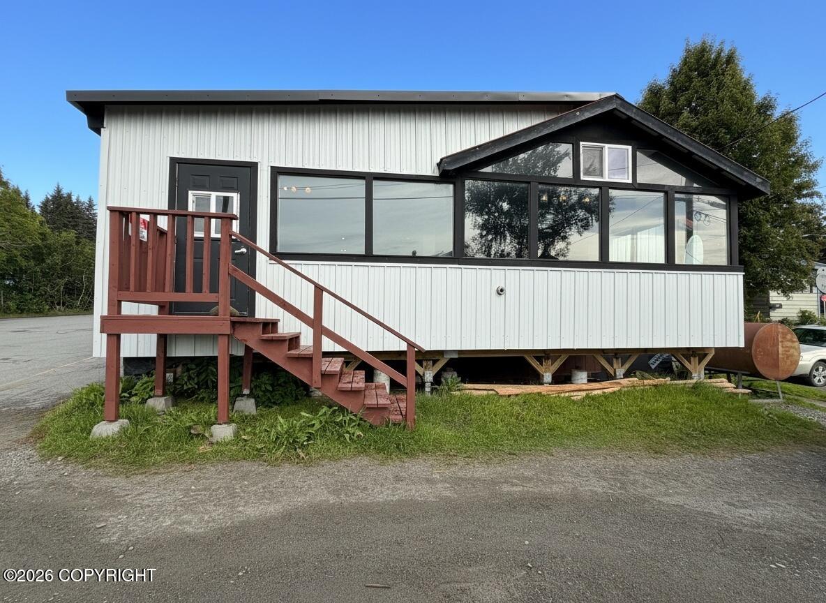 453 E Pioneer Avenue Property Photo 4