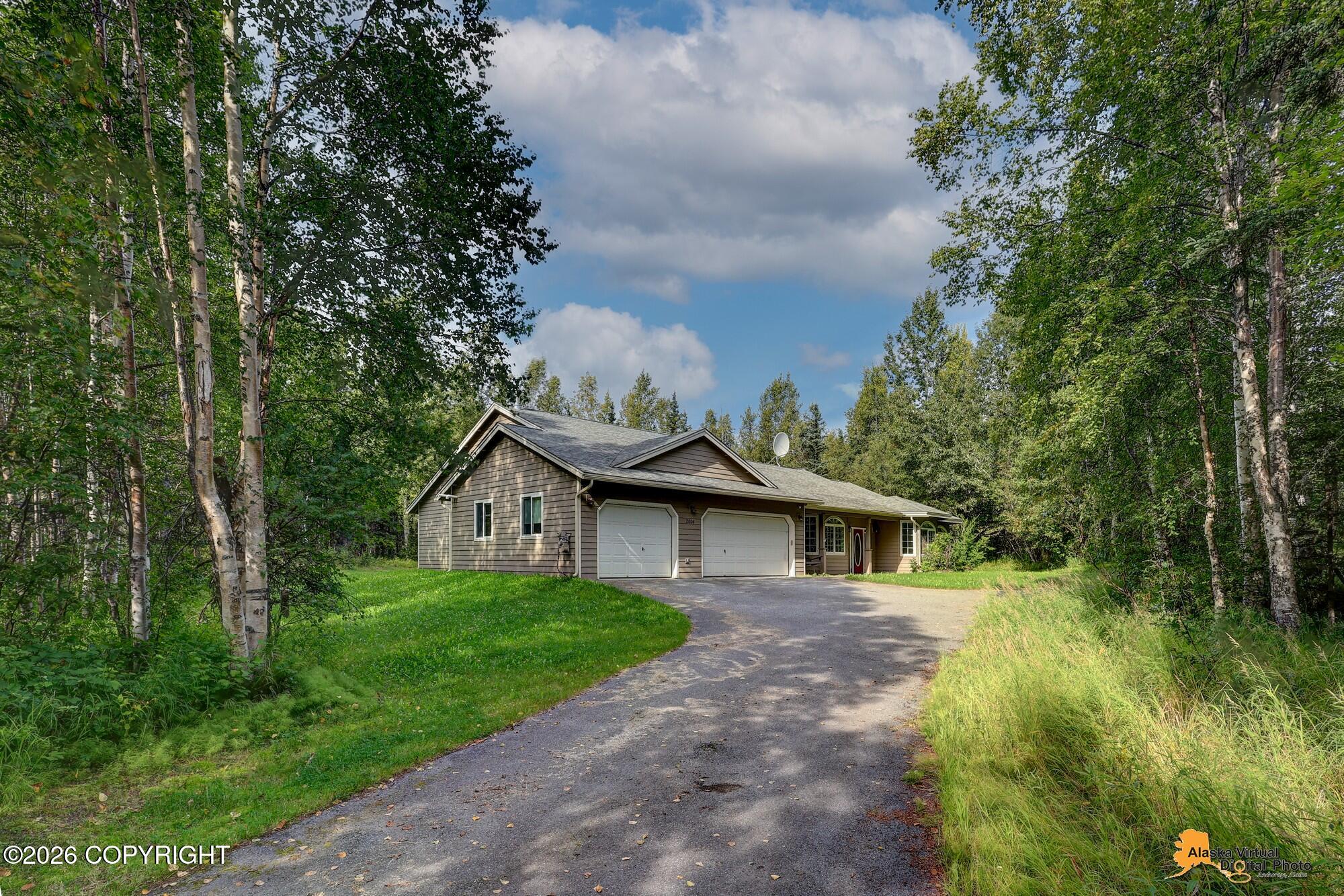 2004 N Saddle Horse Drive Property Photo 3