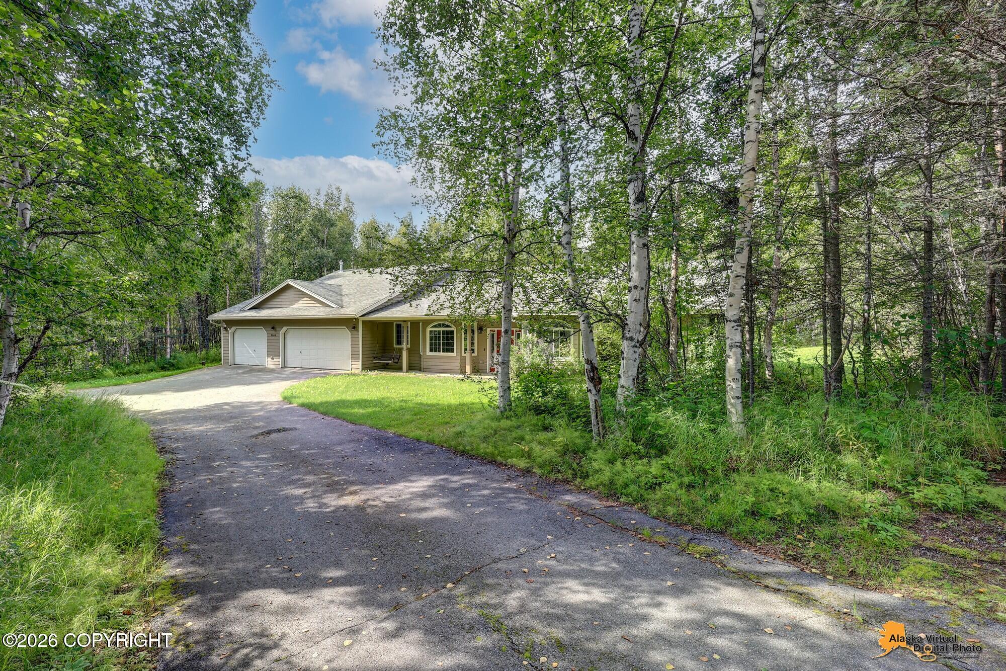 2004 N Saddle Horse Drive Property Photo 4