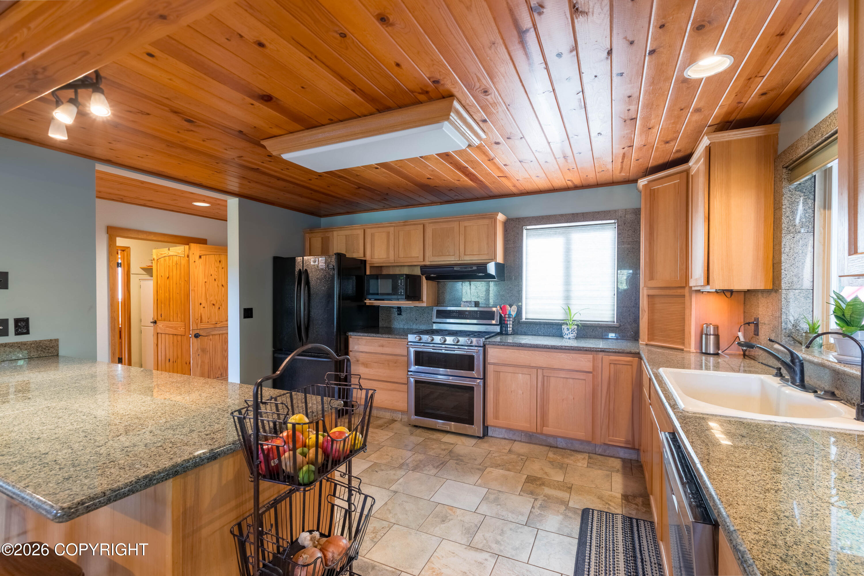 16409 Waterfall Road Property Photo 11