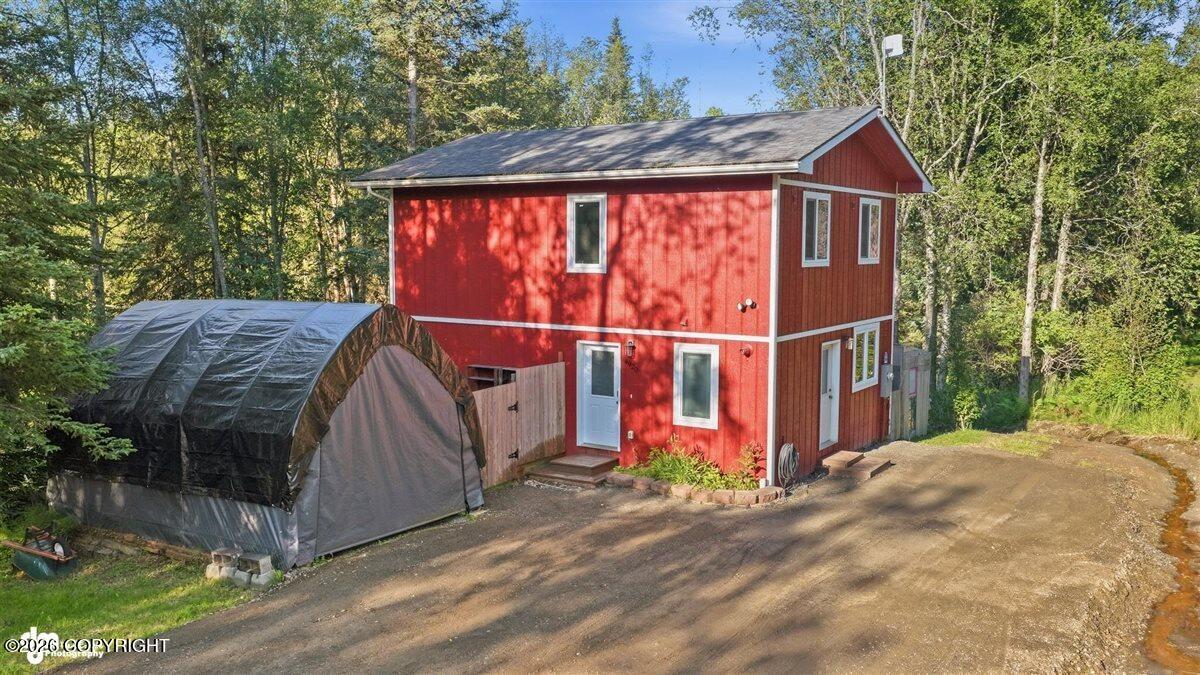 4923 Clover Lane Property Photo 2