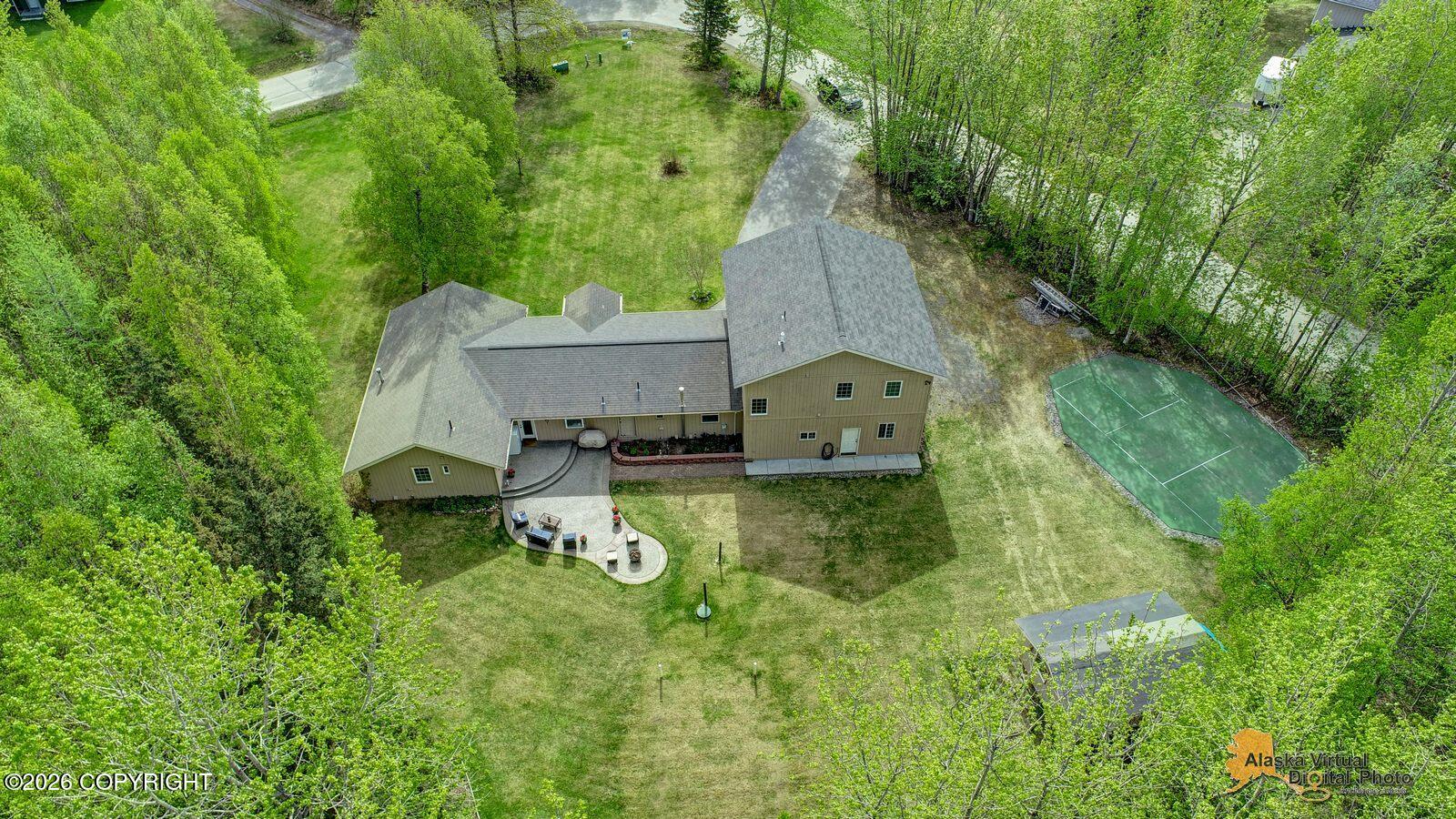 590 S Stamper Drive Property Photo 3