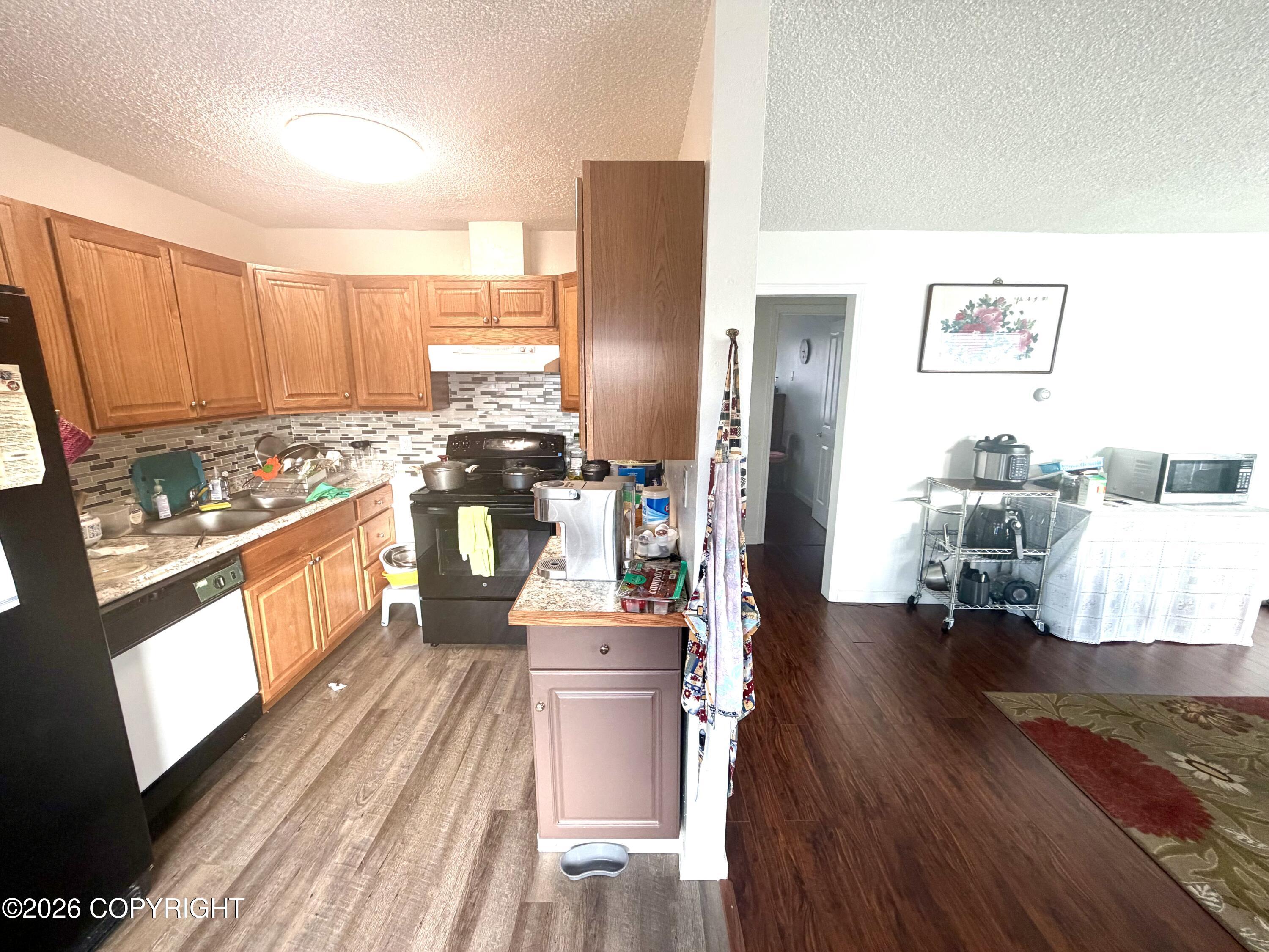 506 E Fireweed Lane Property Photo 8