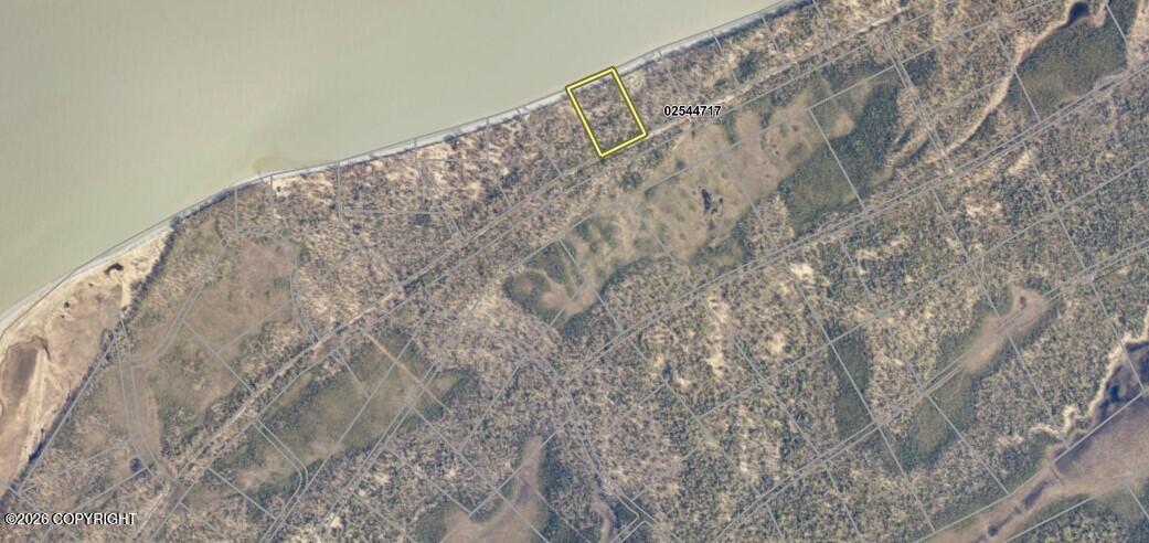 L246 Moose Point Property Photo 4