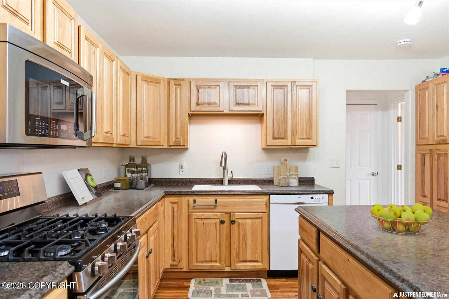 6760 E Bogard Road Property Photo 4