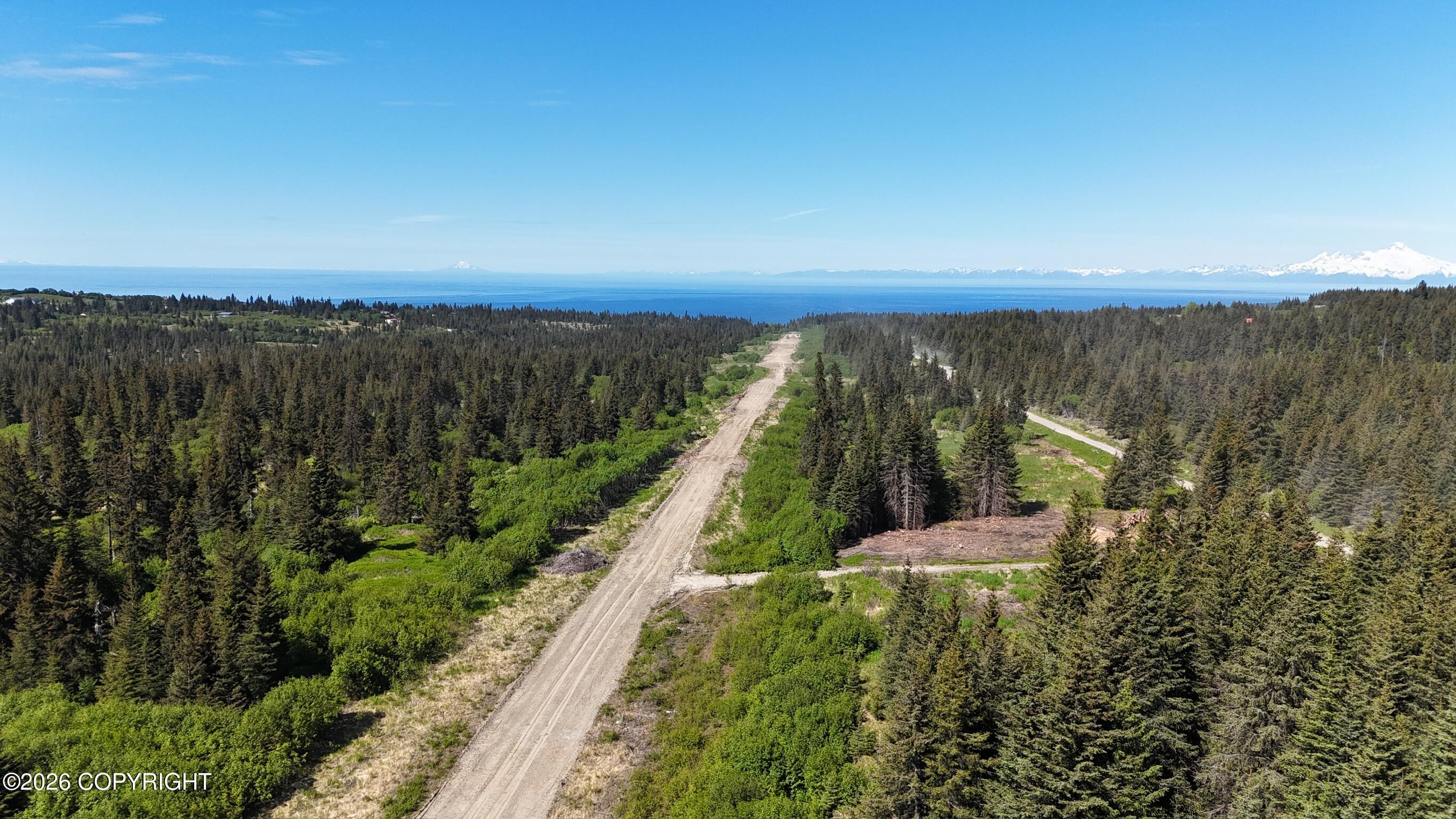 36b-1 Cirrostratus Loop Property Photo 3