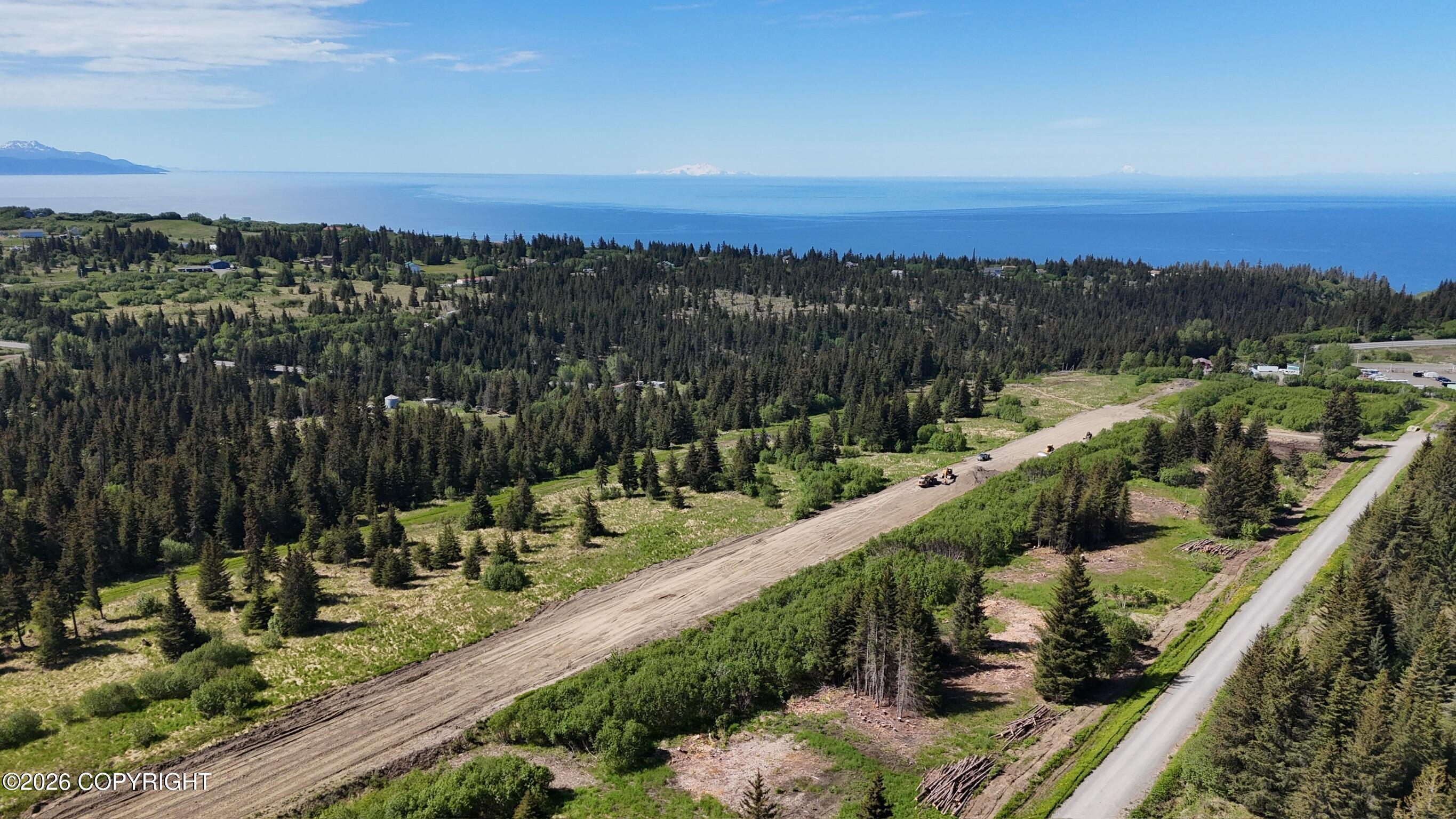 36b-1 Cirrostratus Loop Property Photo 10