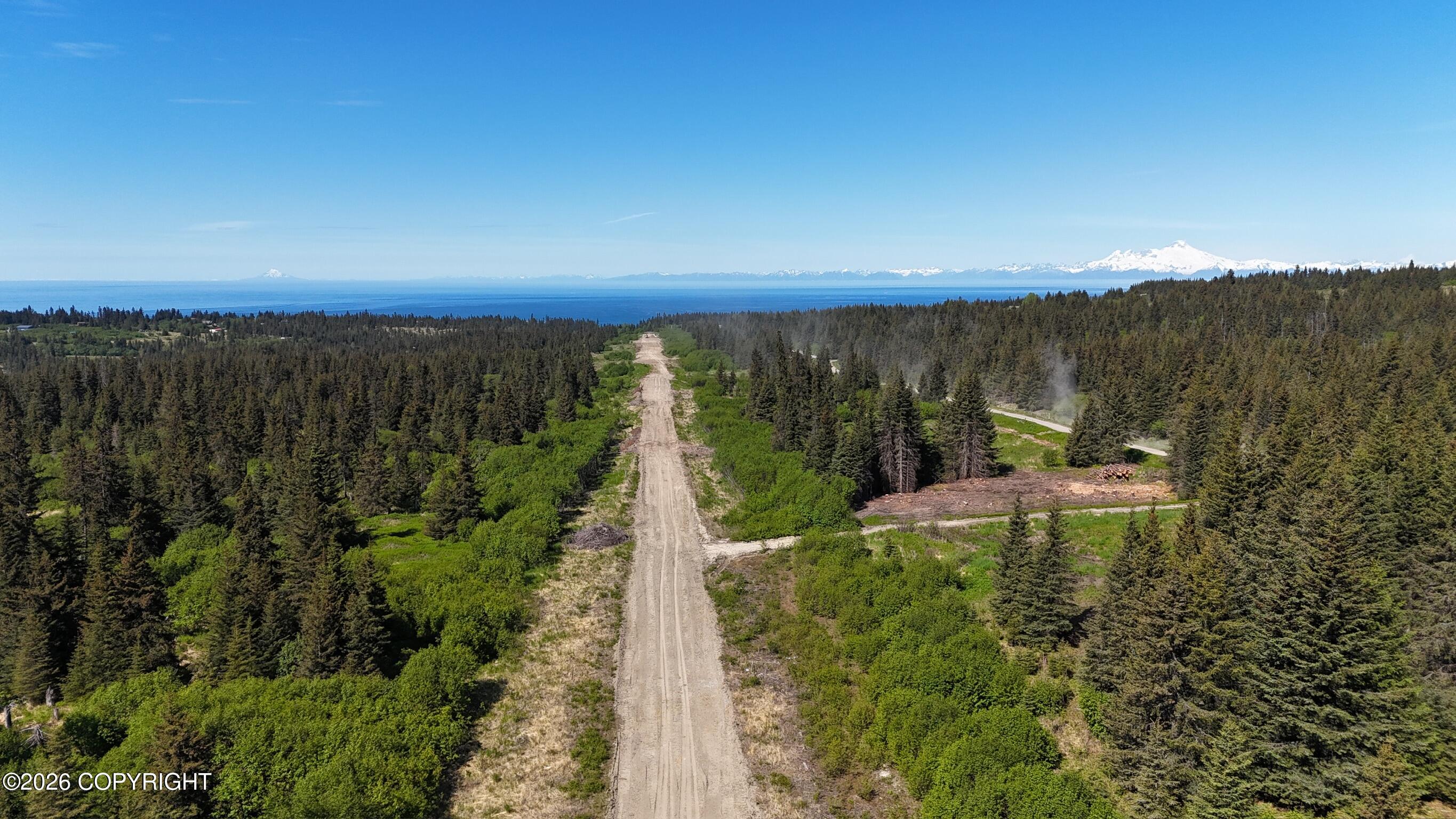 36b-1 Cirrostratus Loop Property Photo 13
