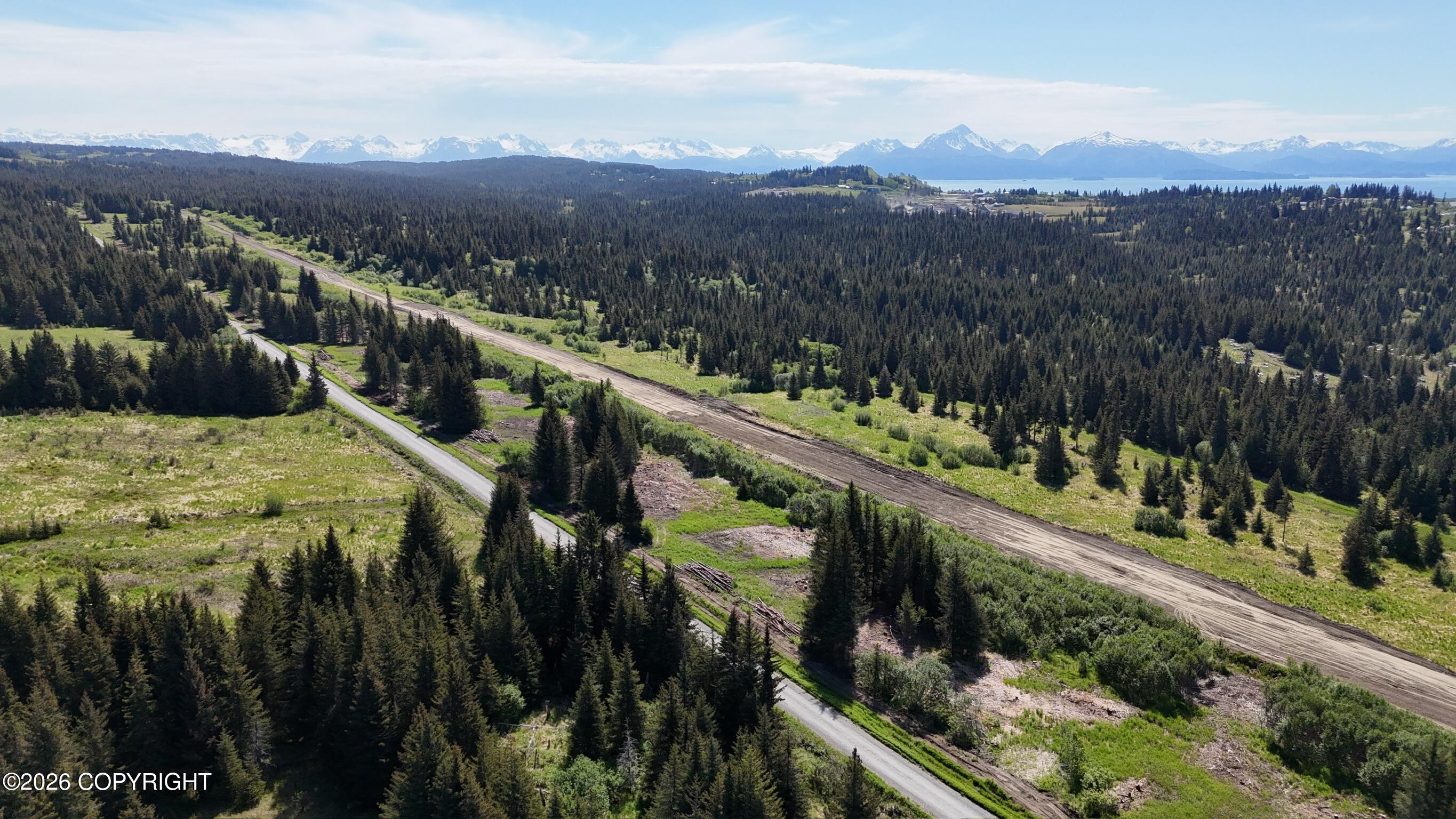 36b-1 Cirrostratus Loop Property Photo 17