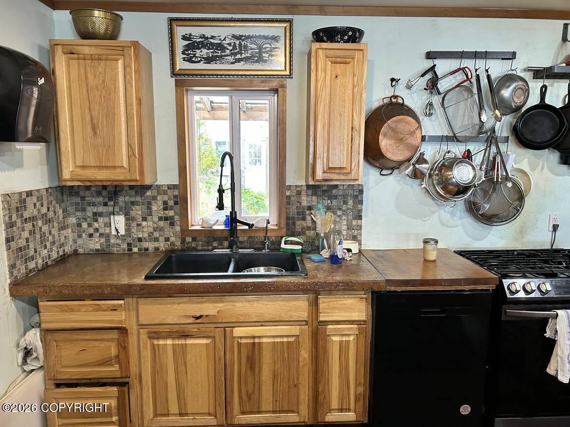 L1 B10 Property Photo 6