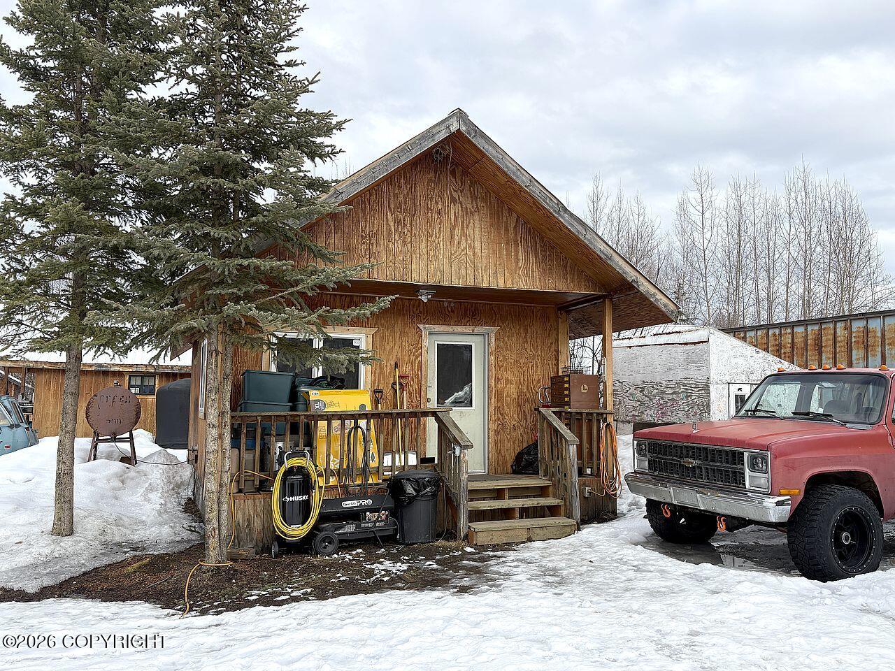 1731 N Old Steese Highway Property Photo 6