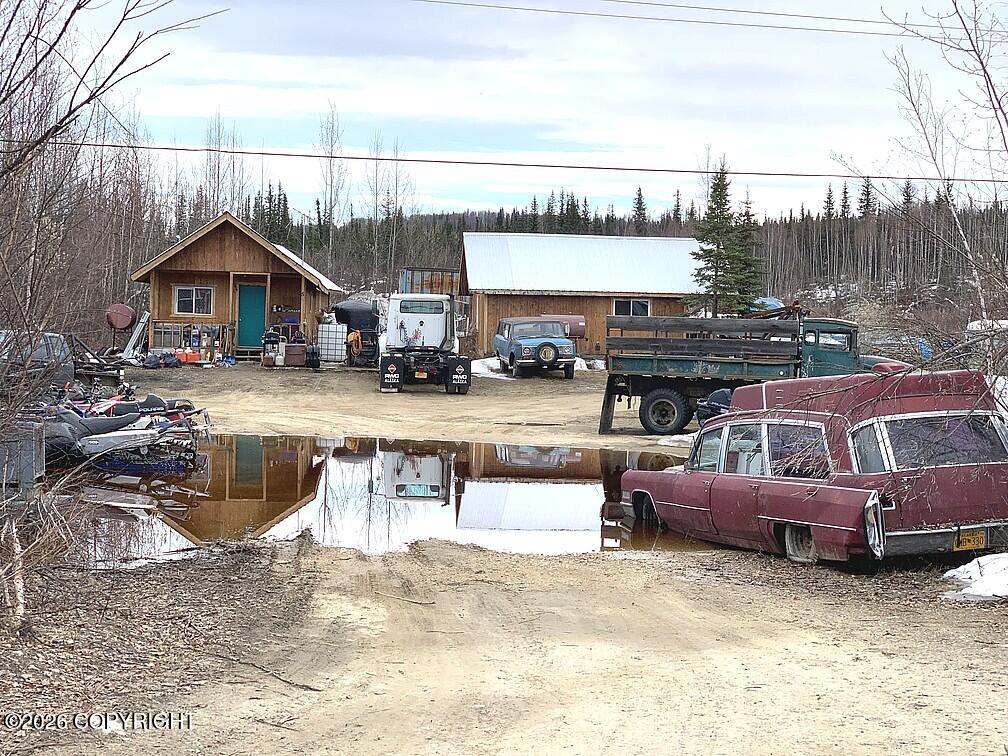 1731 N Old Steese Highway Property Photo 25