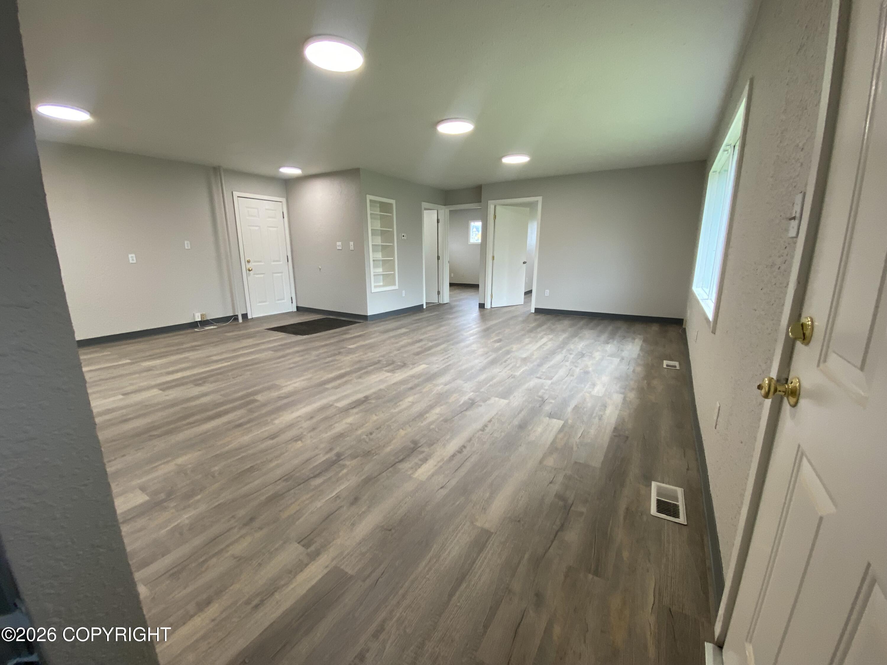410 W 27th Avenue Property Photo 6