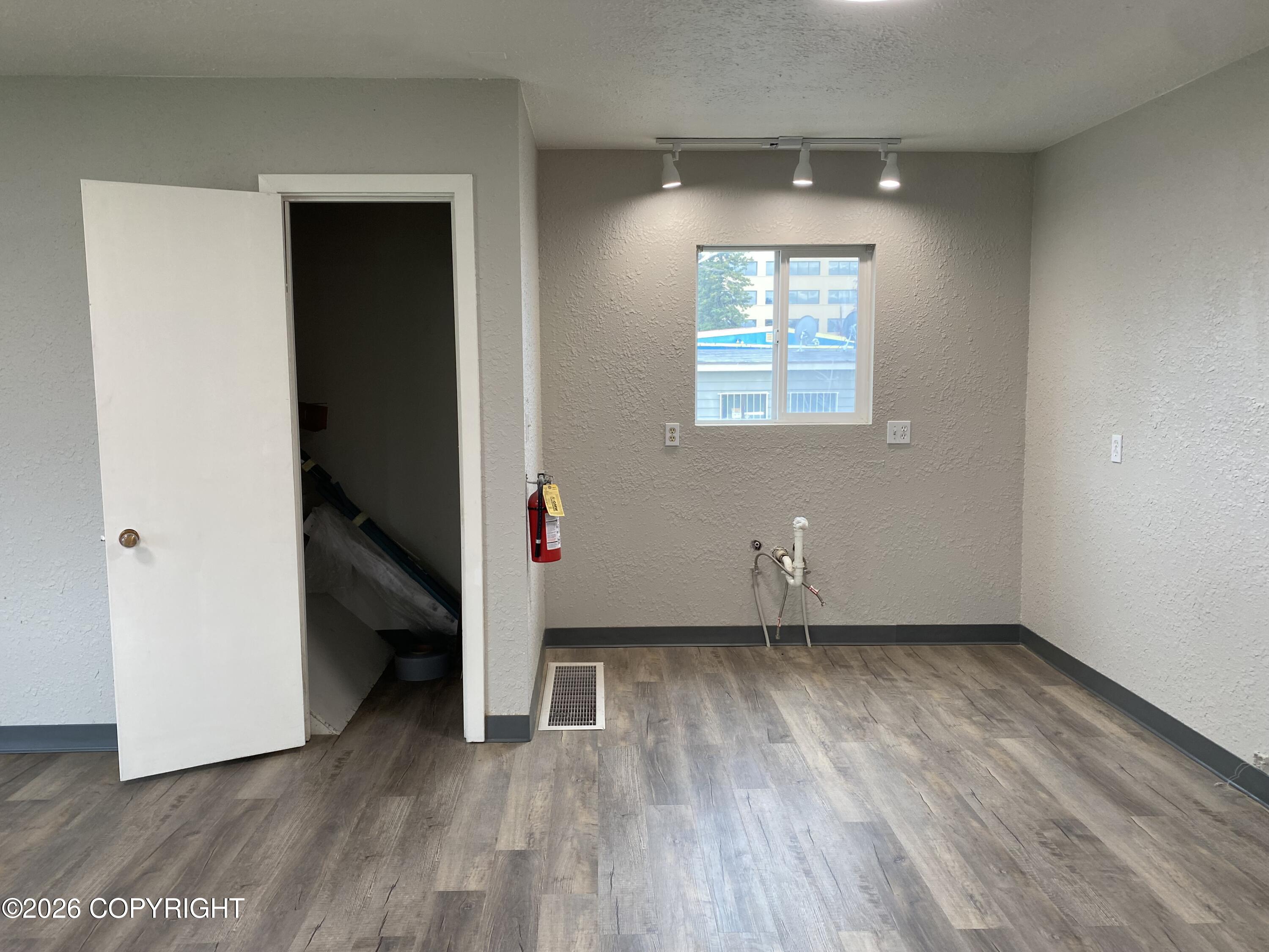 410 W 27th Avenue Property Photo 7