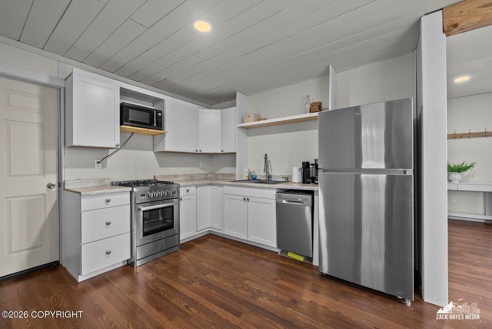 1415 Elmendorf Drive Property Photo 10