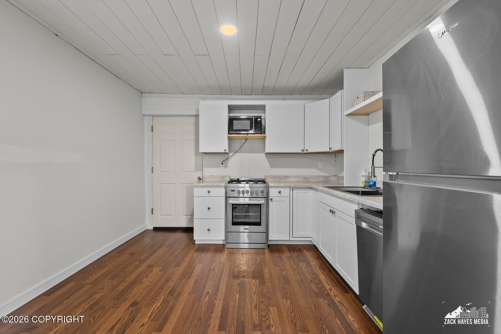 1415 Elmendorf Drive Property Photo 11