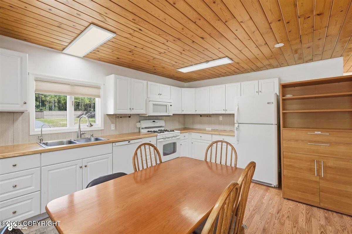 14684 E Barge Drive Property Photo 11