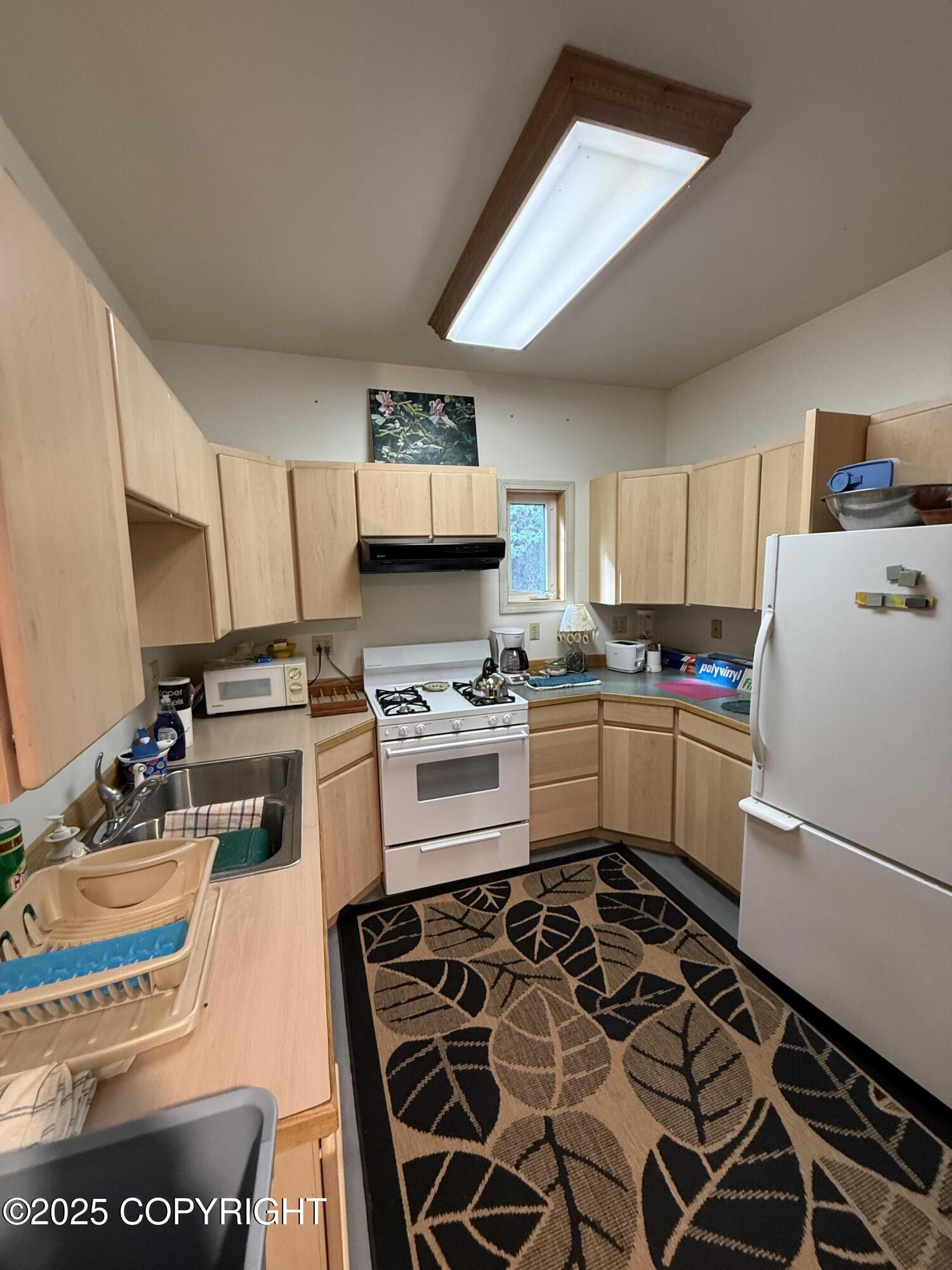 000 Silver Spring Loop Road Property Photo 13