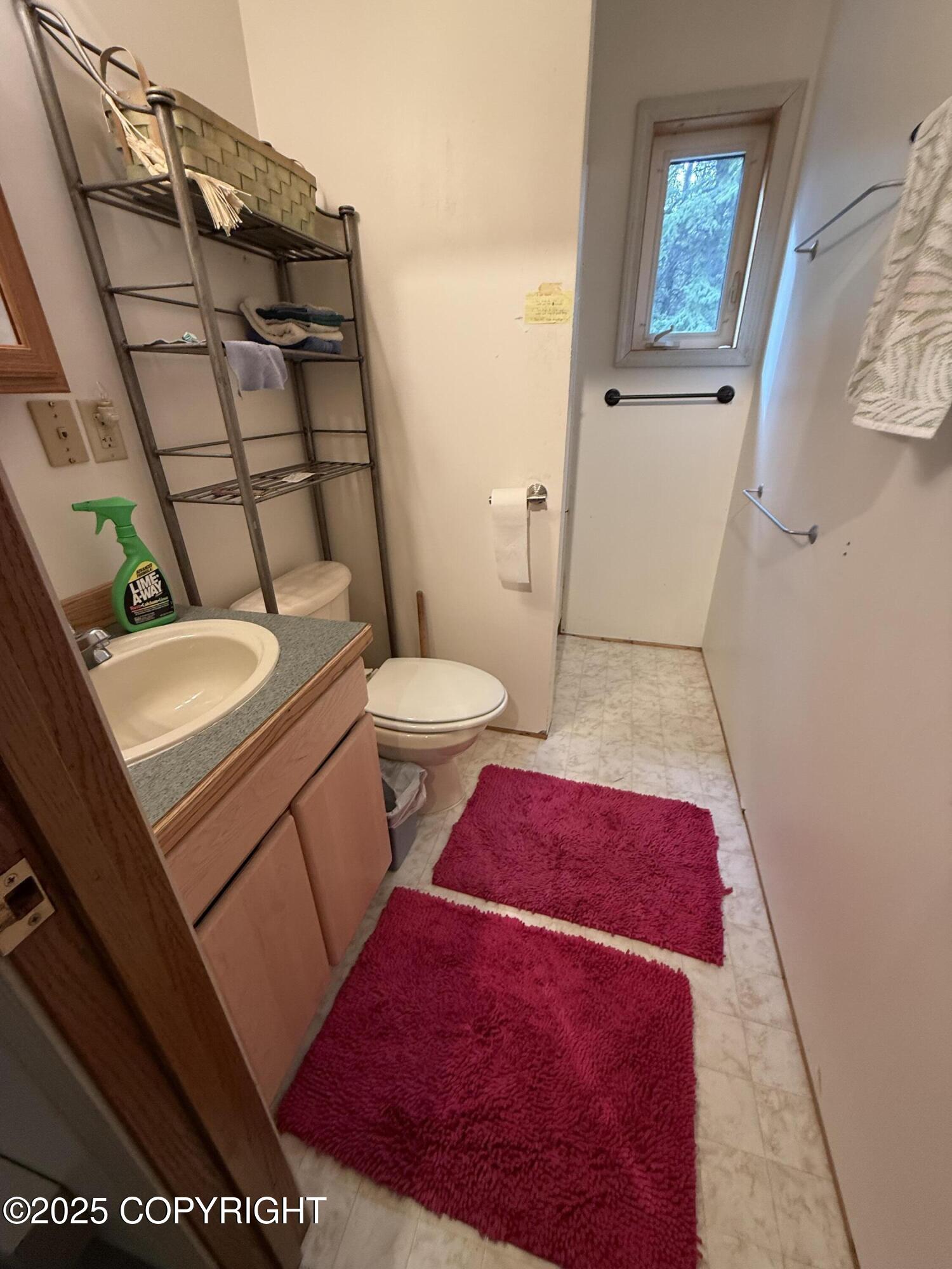 000 Silver Spring Loop Road Property Photo 19
