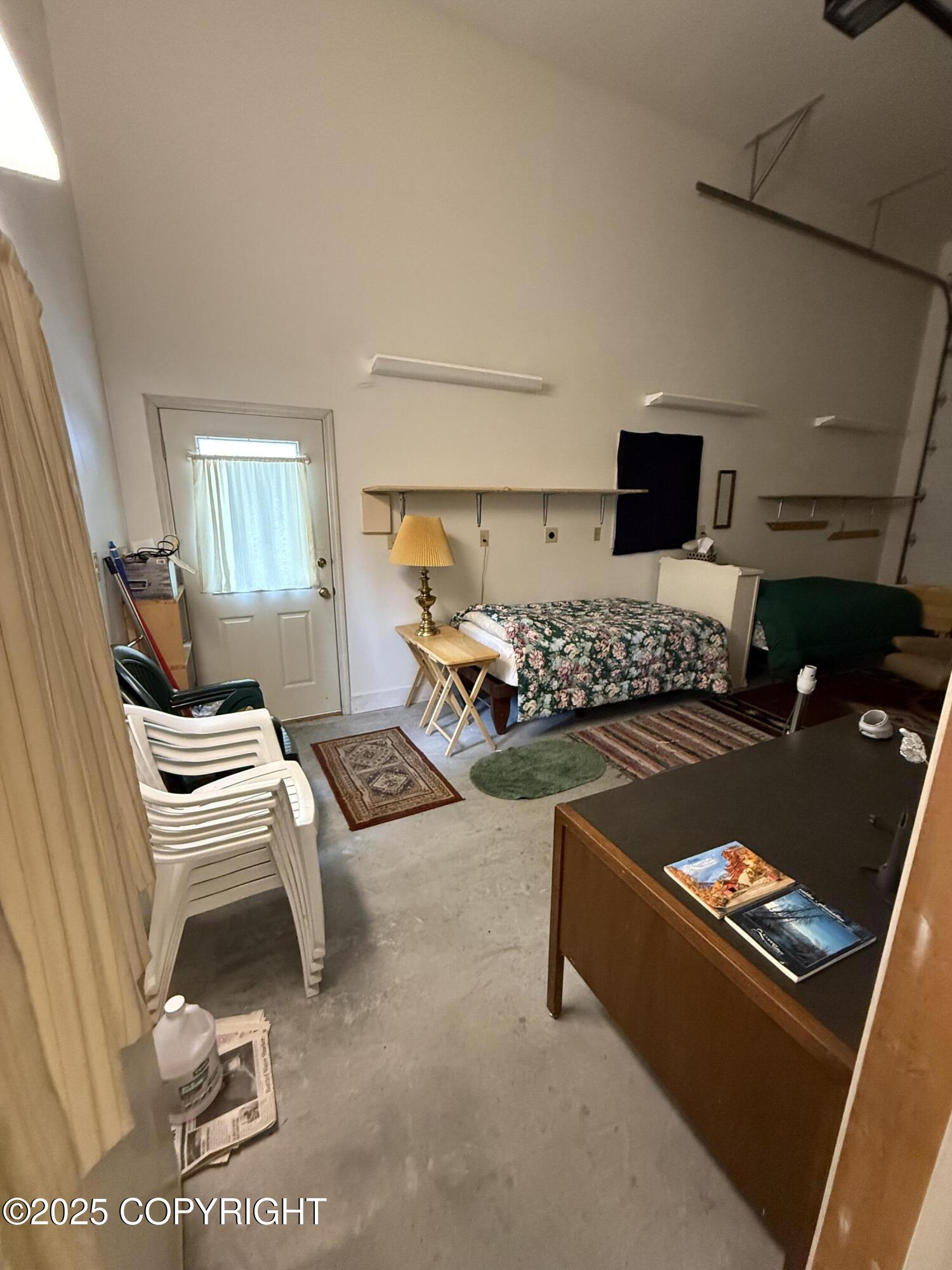 000 Silver Spring Loop Road Property Photo 21