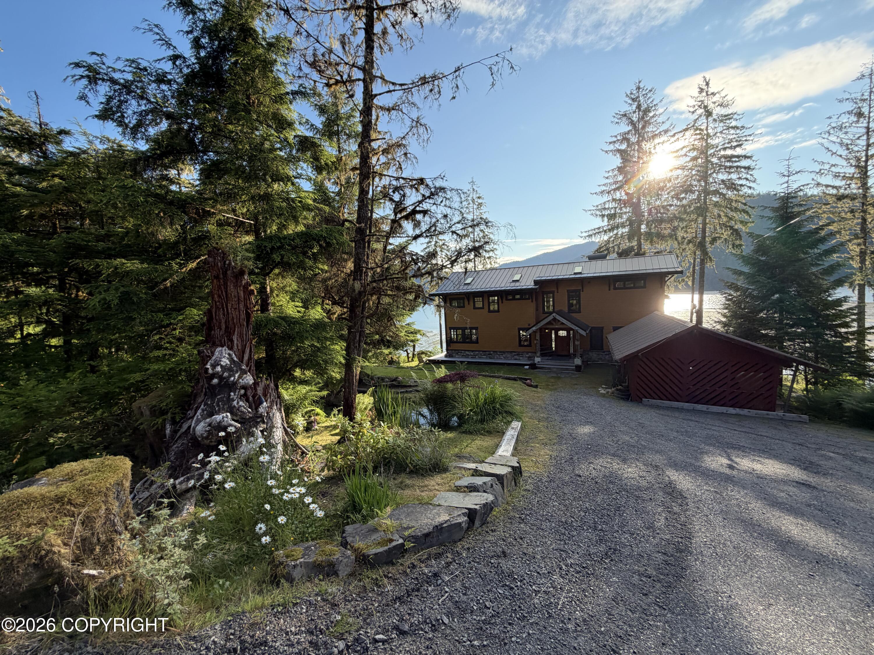 894 Mitkof Highway Property Photo 4
