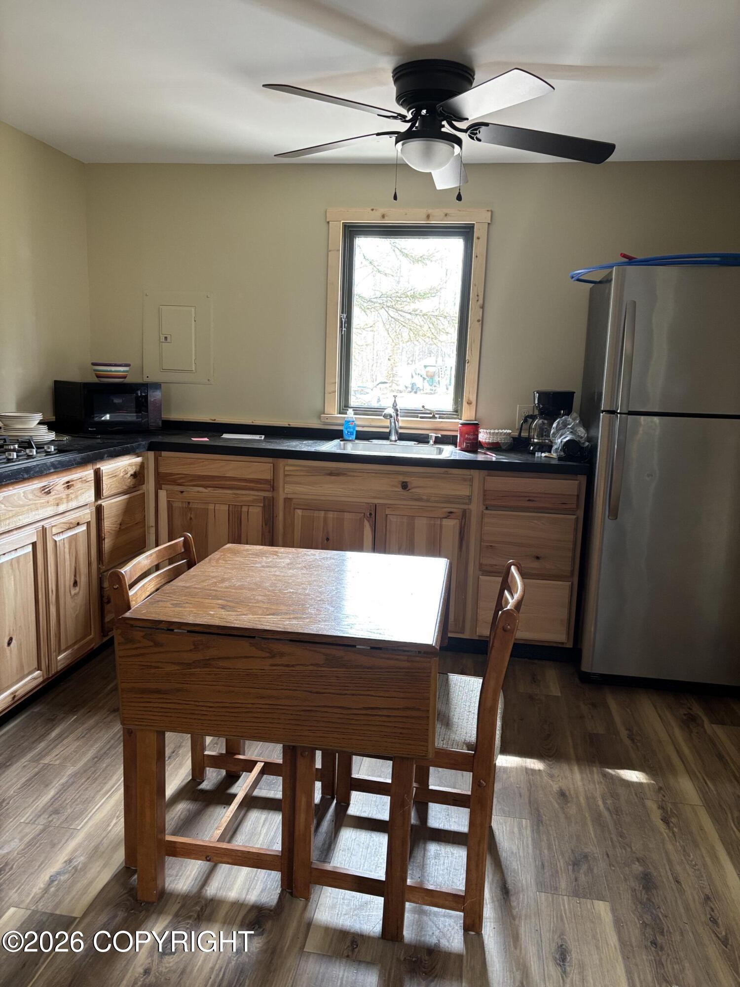24761 W Eileen Way Property Photo 11