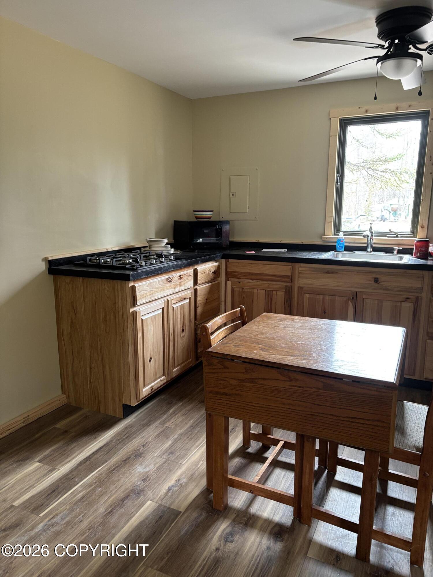 24761 W Eileen Way Property Photo 18