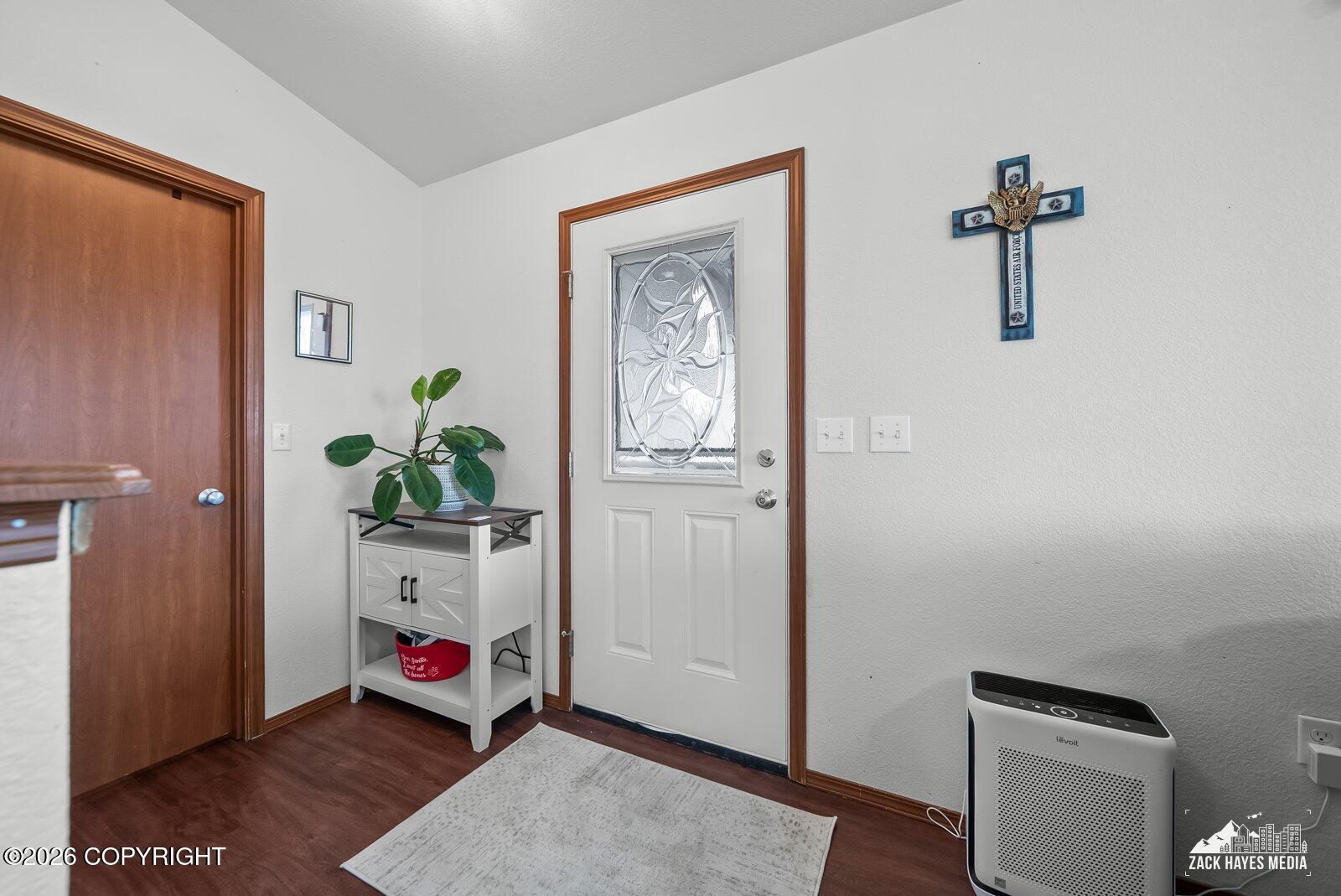 1175 N Angus Loop Property Photo 11