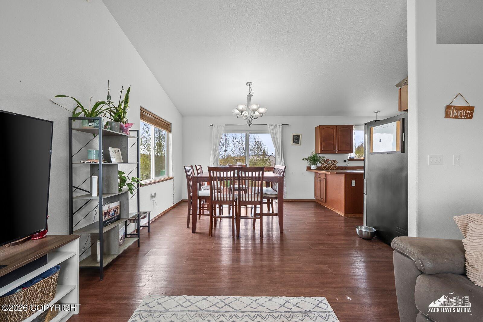 1175 N Angus Loop Property Photo 18