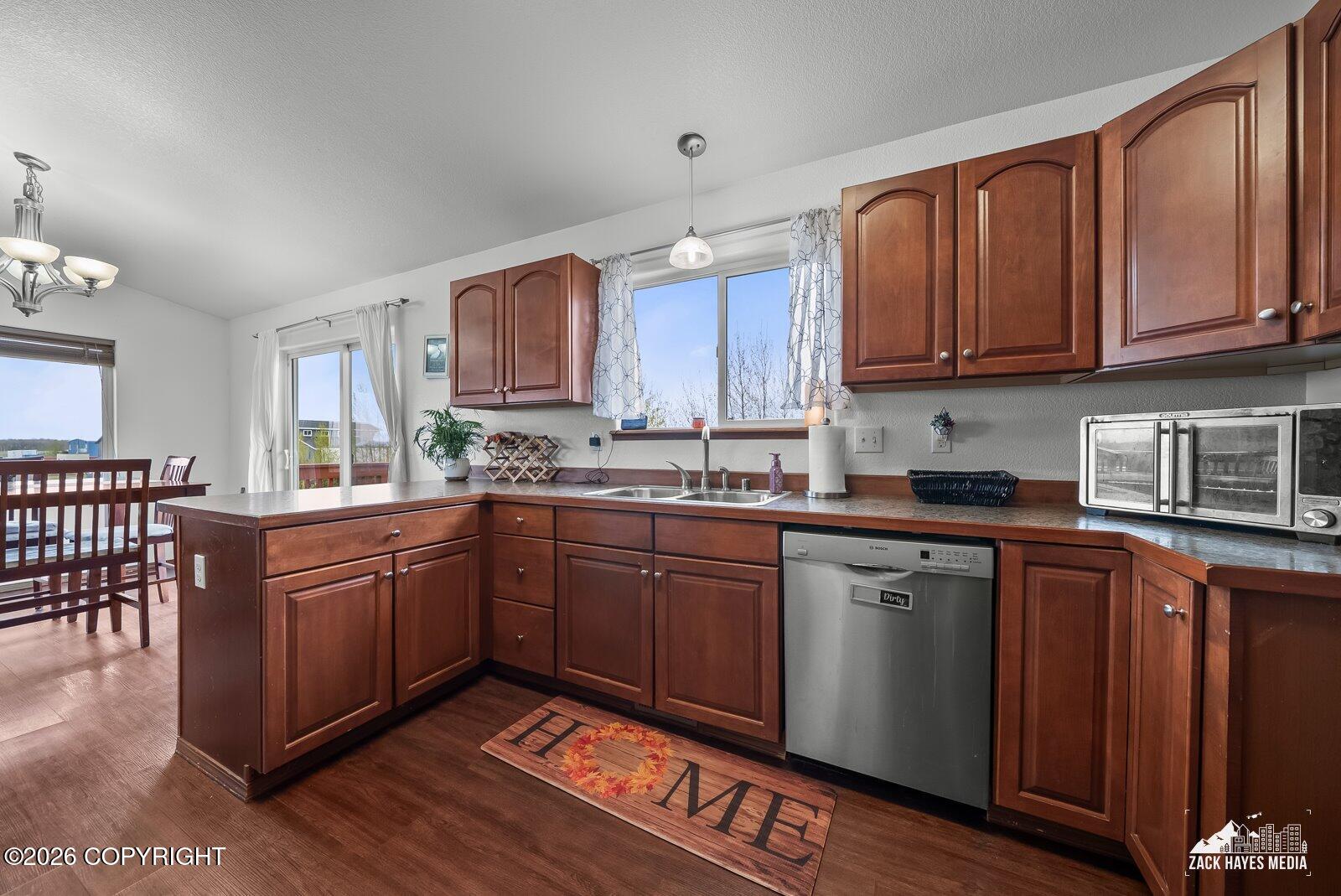 1175 N Angus Loop Property Photo 24