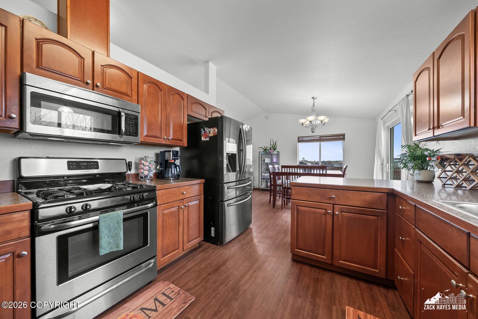 1175 N Angus Loop Property Photo 30