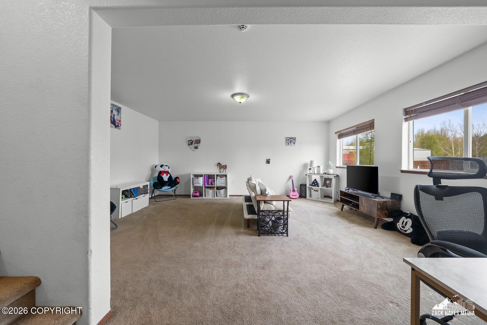 1175 N Angus Loop Property Photo 45