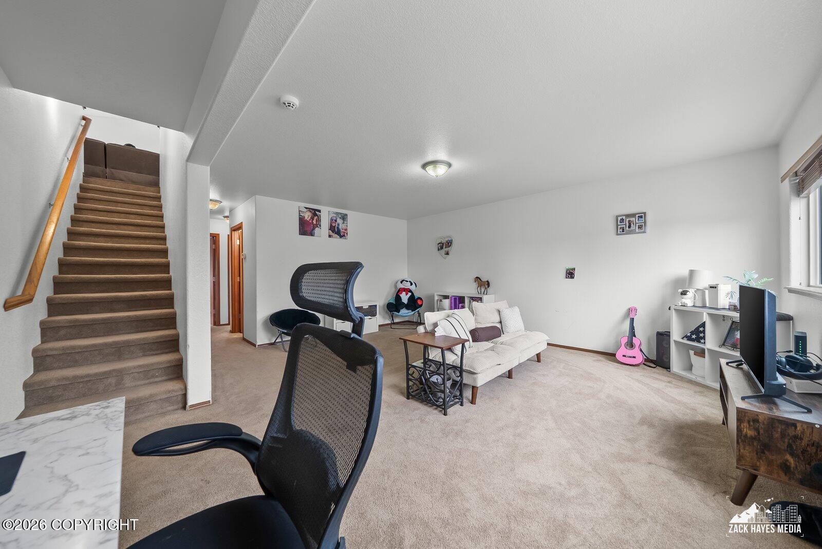 1175 N Angus Loop Property Photo 46