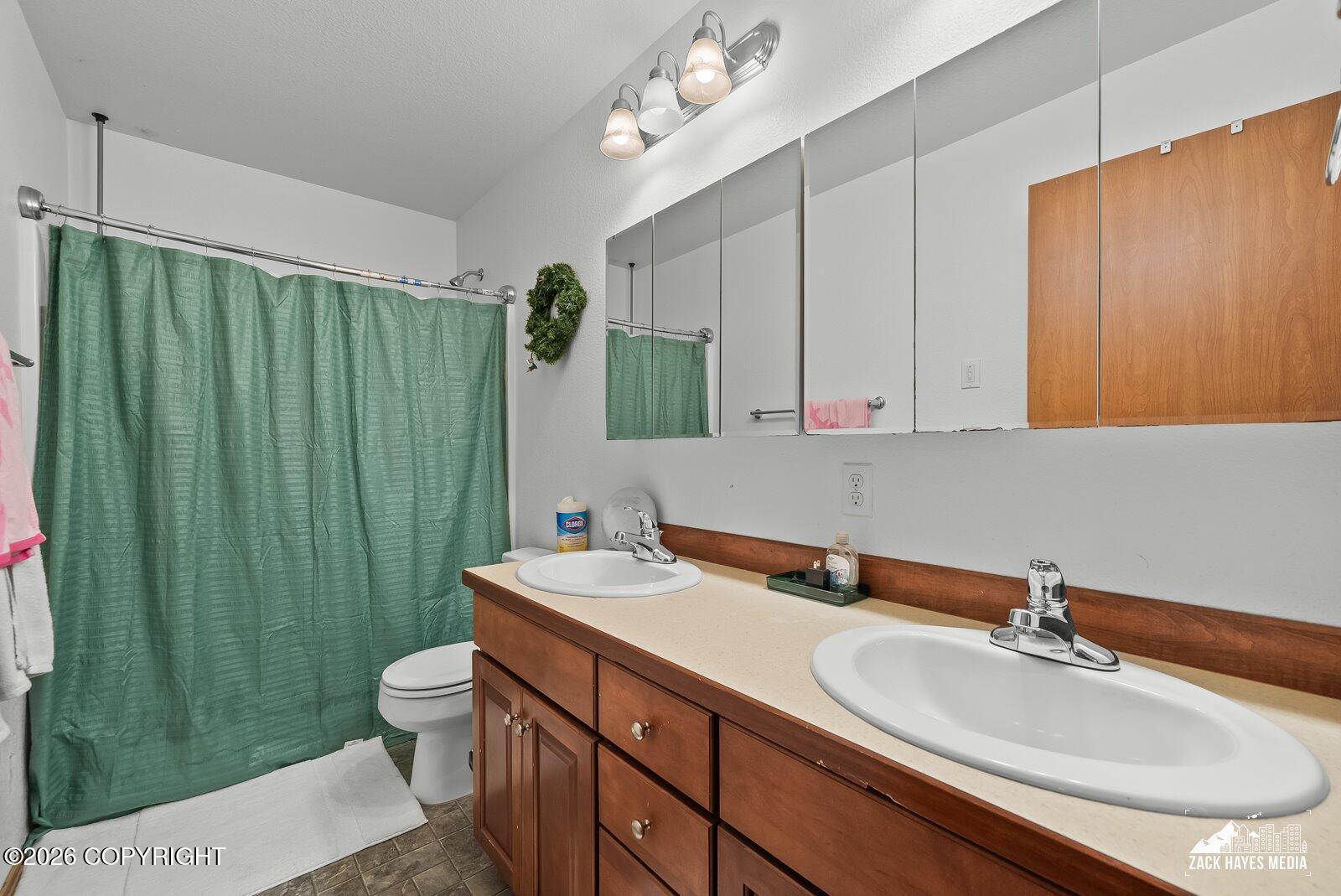 1175 N Angus Loop Property Photo 54