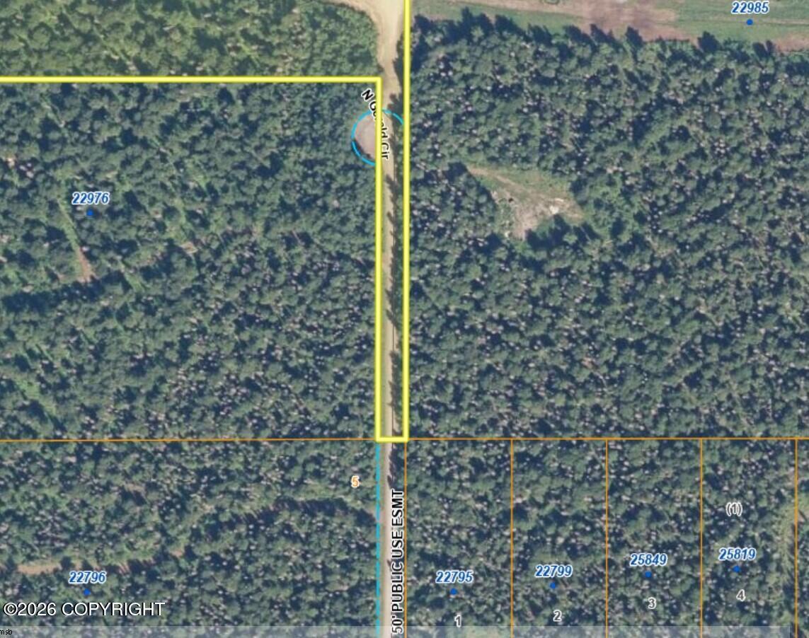 23002 N Gerald Circle Property Photo 4