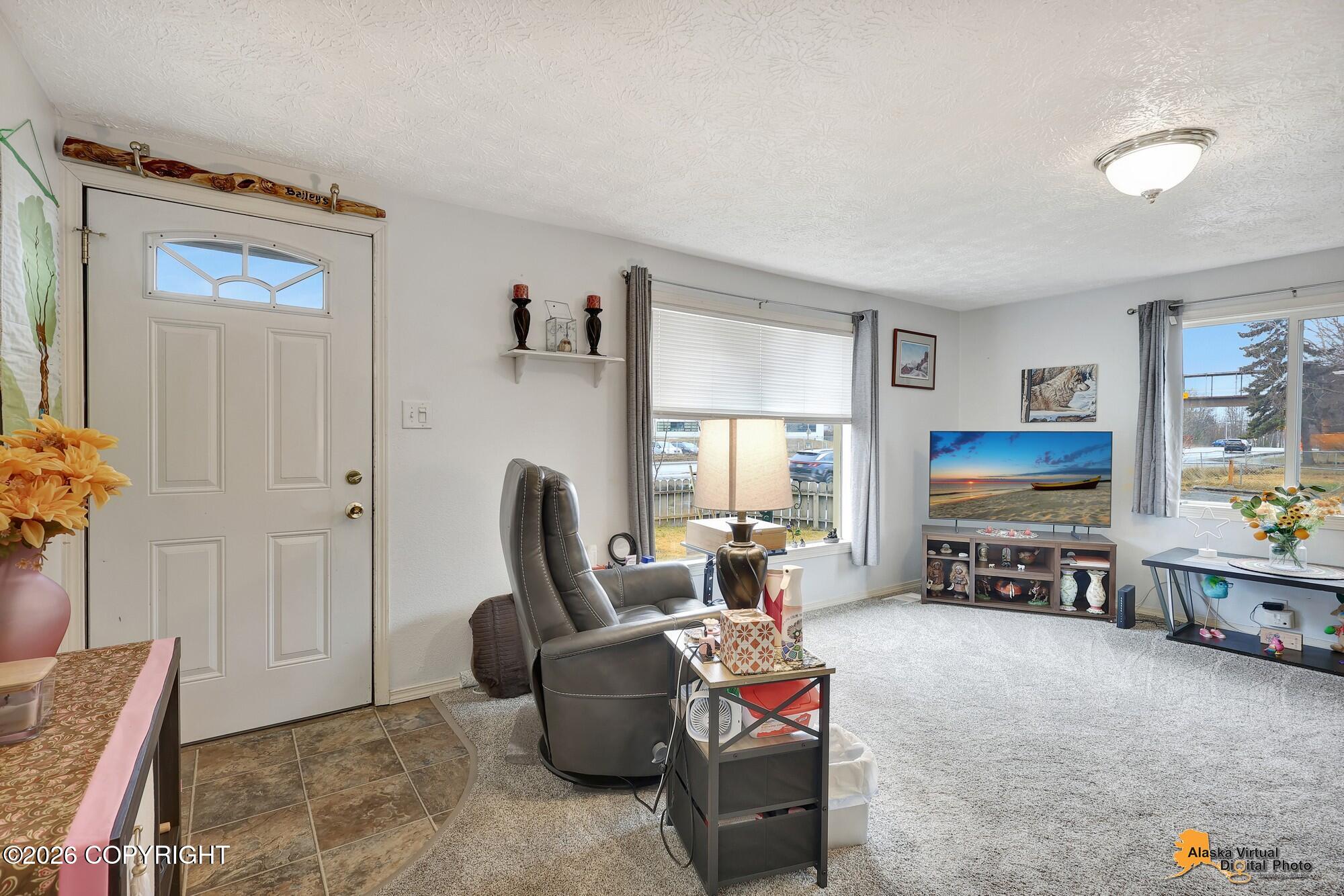 1005 W Tudor Road Property Photo 3