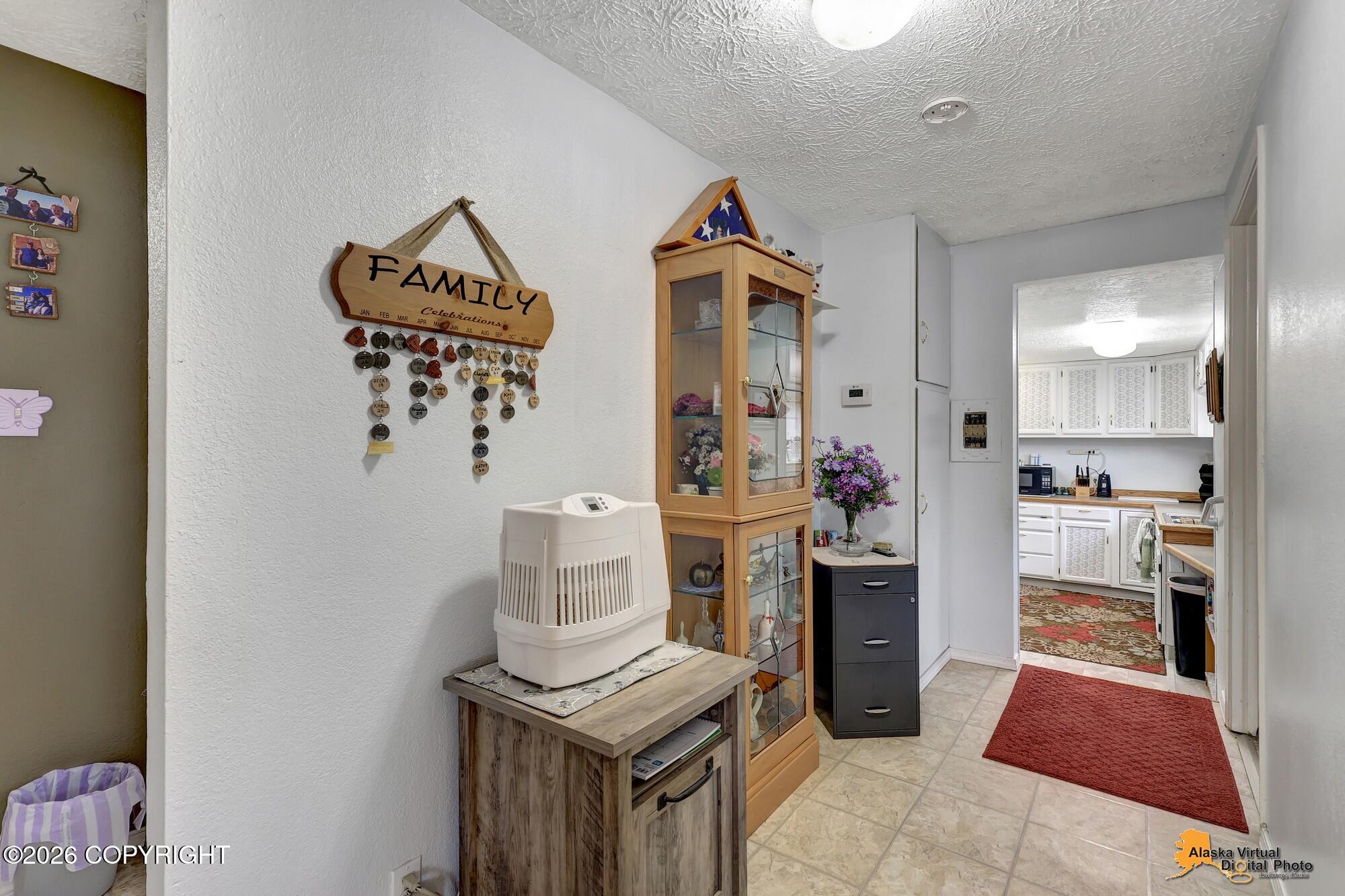 1005 W Tudor Road Property Photo 4