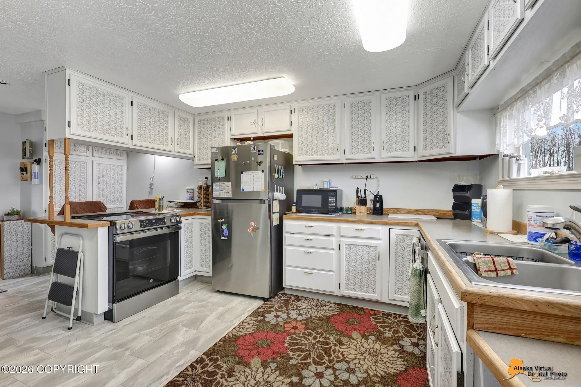 1005 W Tudor Road Property Photo 16