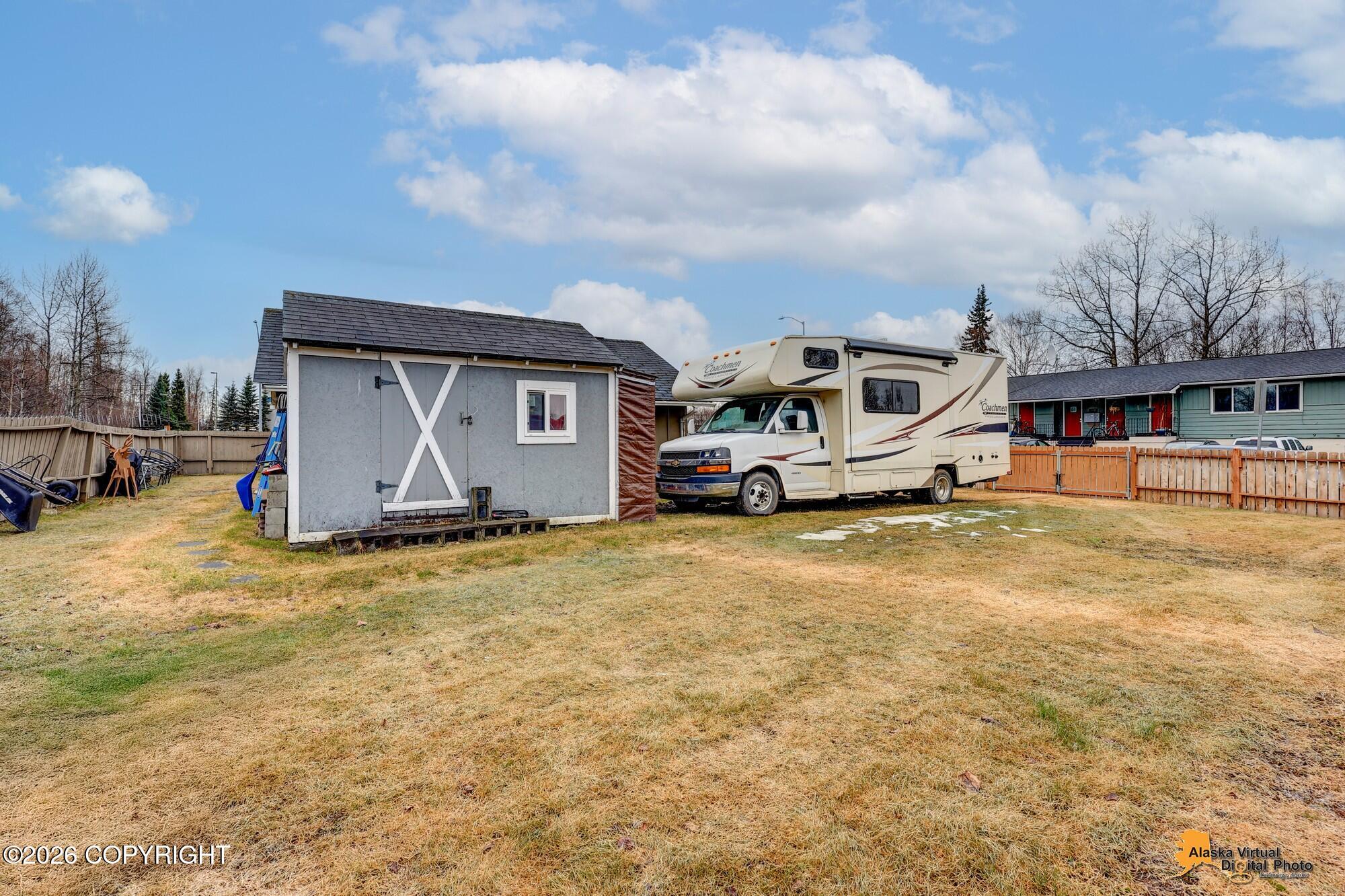 1005 W Tudor Road Property Photo 32